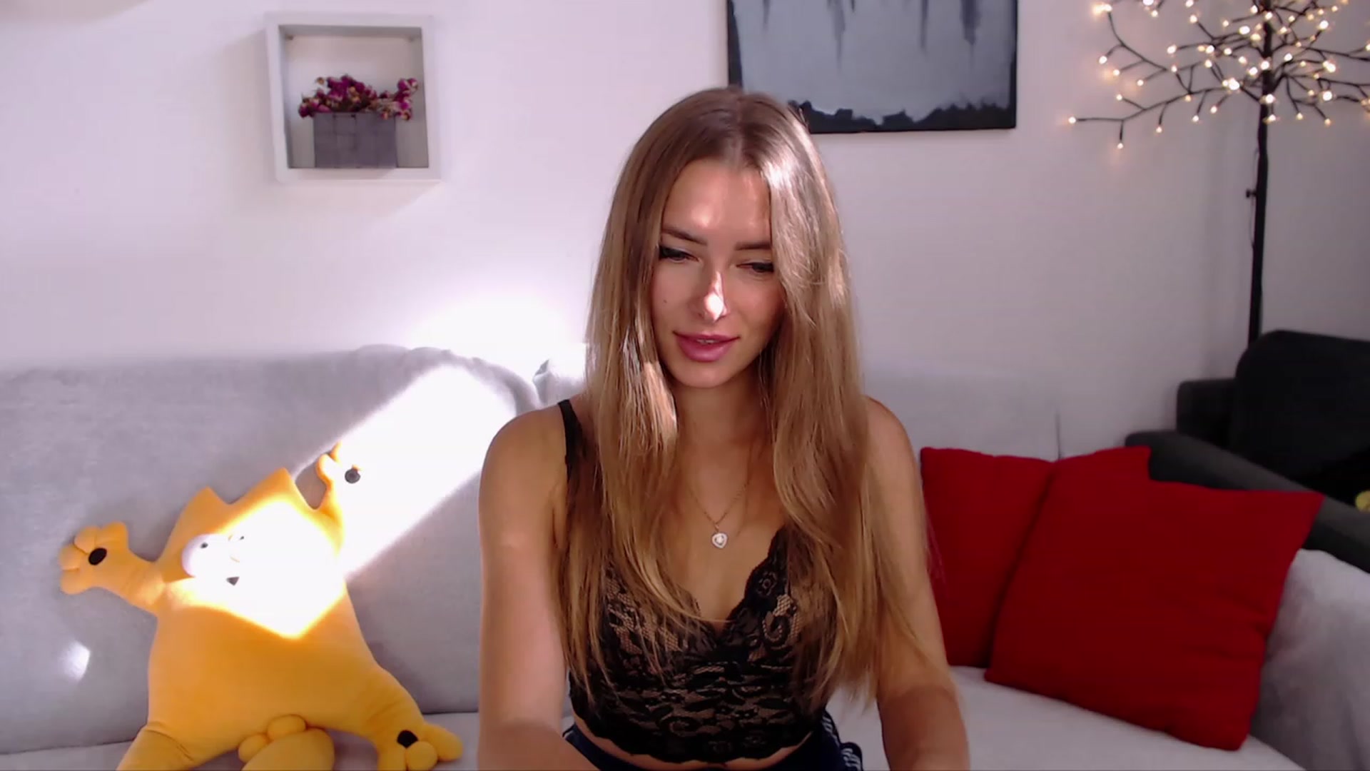 Gallery image thumbnail from SimonsWife's myfreecams stream on, 09/24/2023, 11:53 image 11 of 20