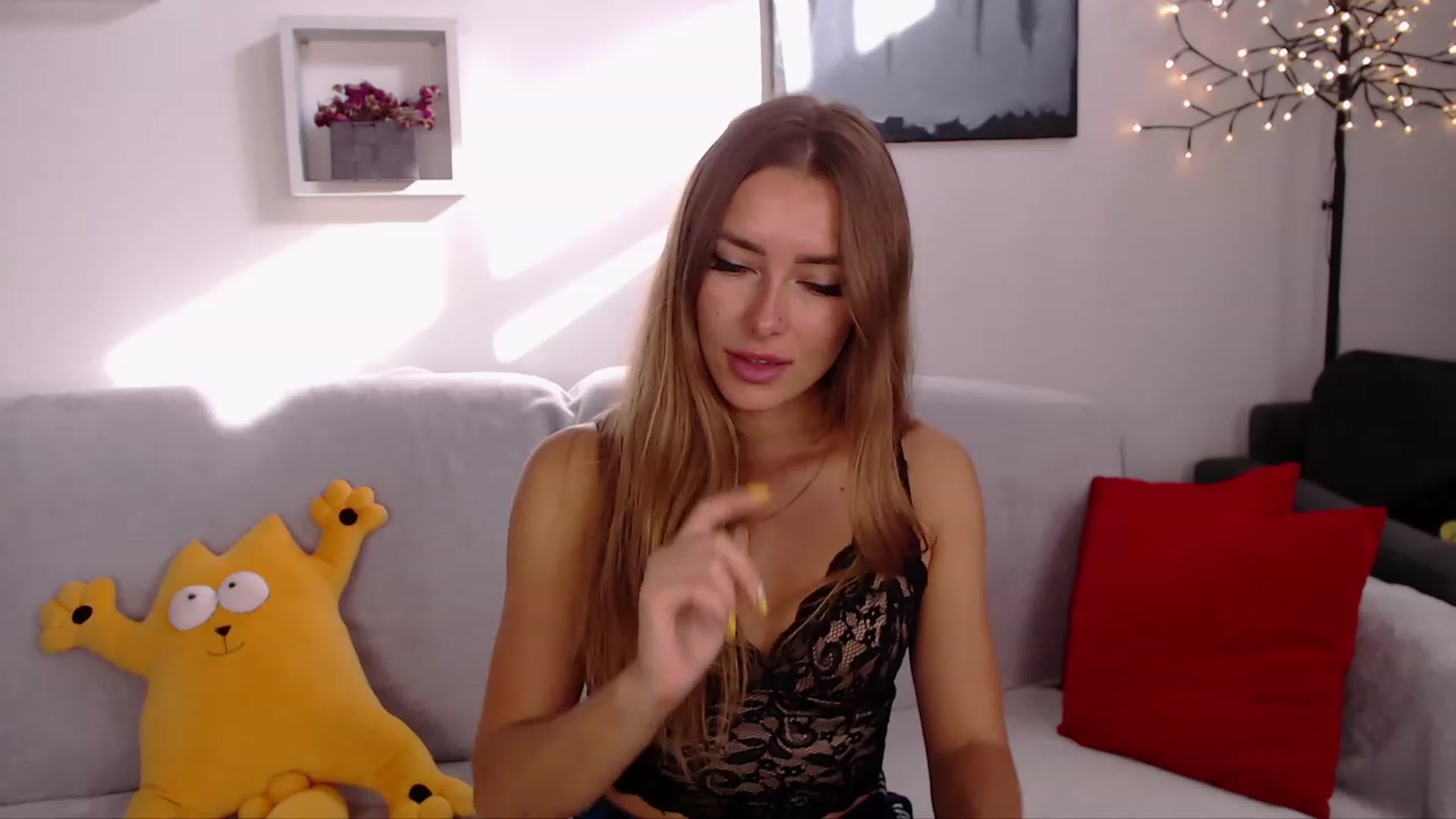 Gallery image thumbnail from SimonsWife's myfreecams stream on, 09/24/2023, 13:38 image 15 of 20