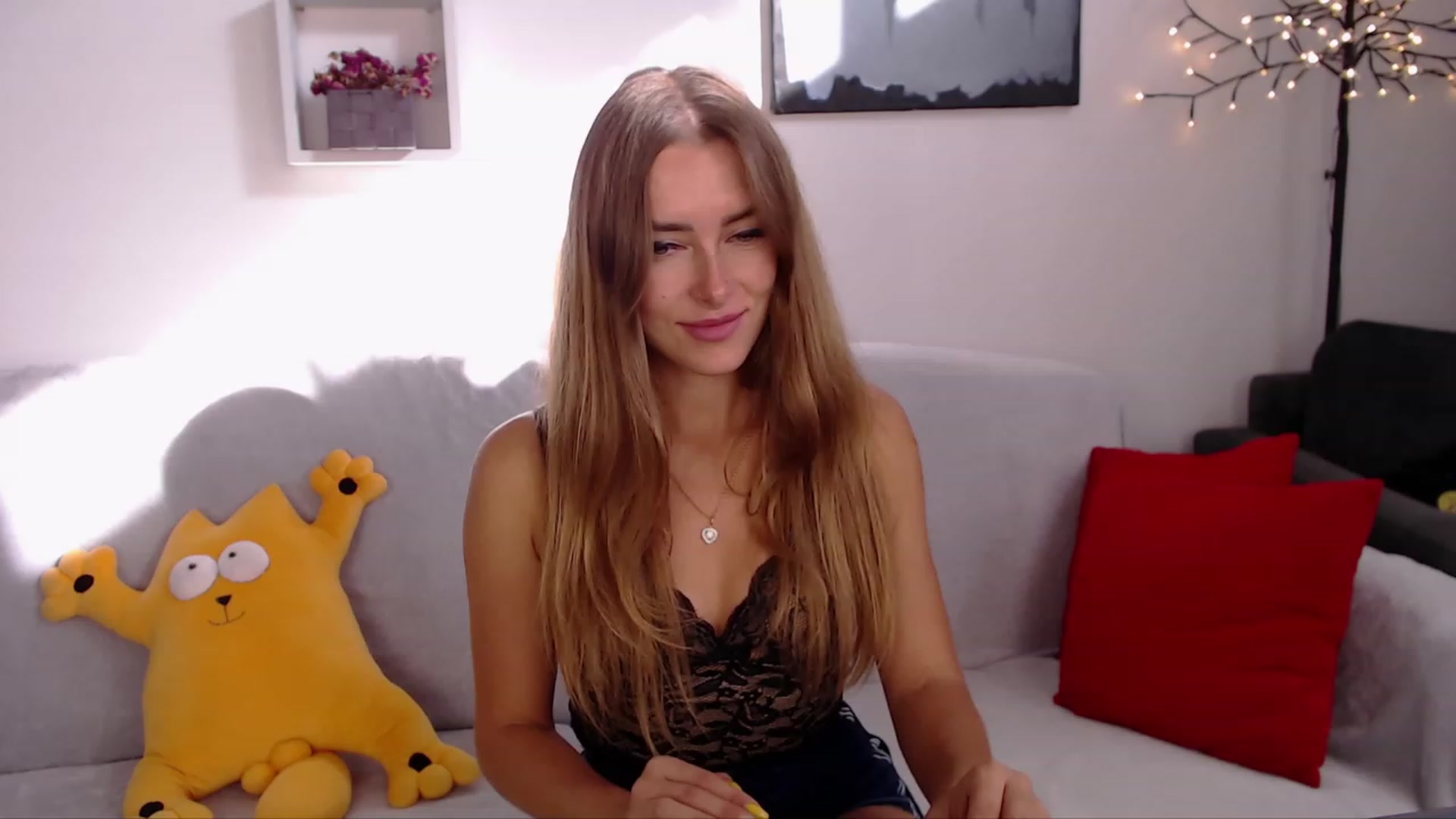 Gallery image thumbnail from SimonsWife's myfreecams stream on, 09/24/2023, 13:38 image 5 of 20