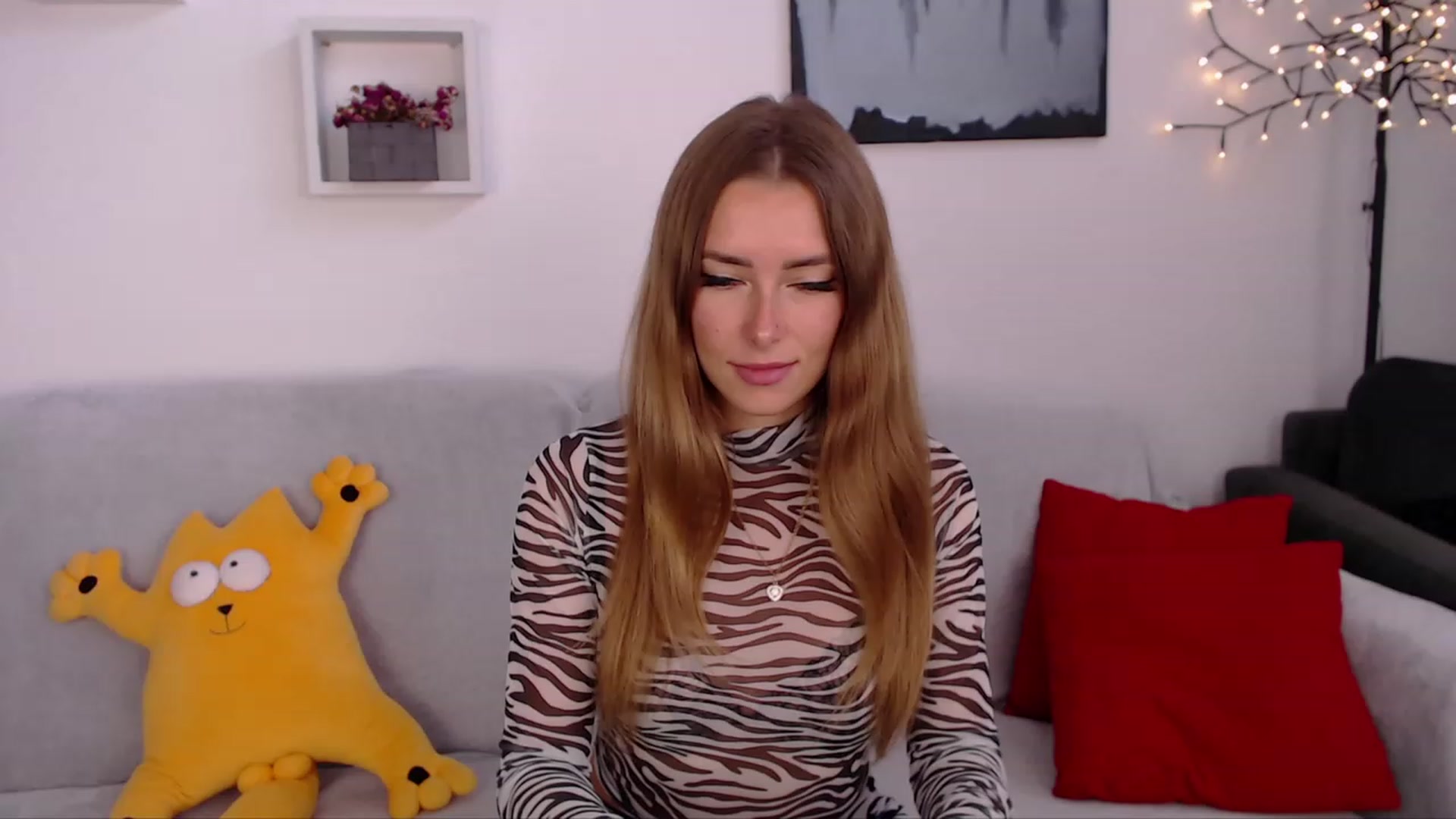 Gallery image thumbnail from SimonsWife's myfreecams stream on, 09/25/2023, 10:51 image 1 of 20