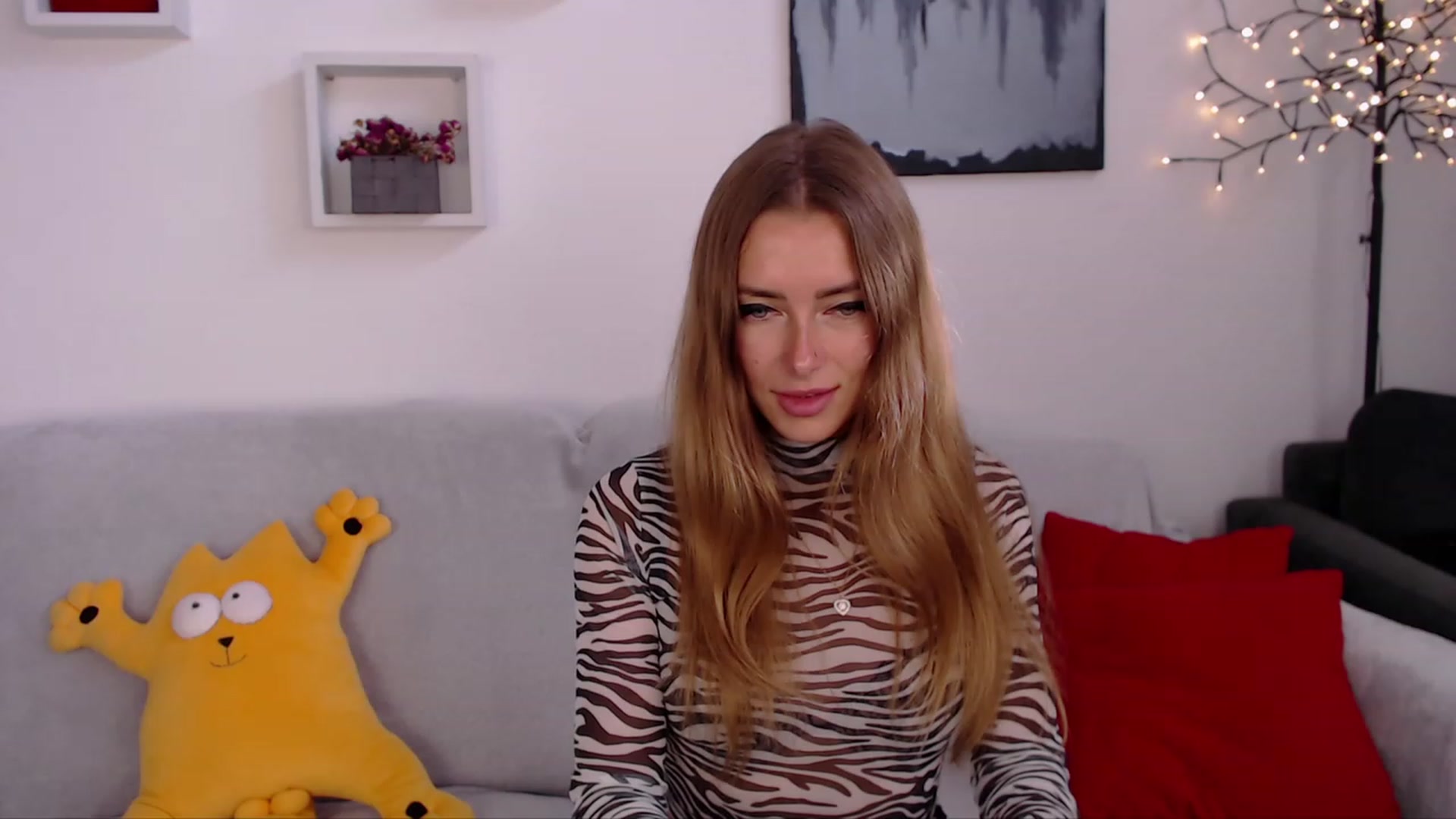 Gallery image thumbnail from SimonsWife's myfreecams stream on, 09/25/2023, 10:51 image 19 of 20