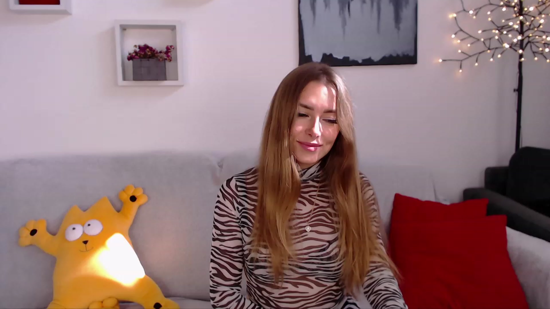 Gallery image thumbnail from SimonsWife's myfreecams stream on, 09/25/2023, 11:15 image 11 of 20