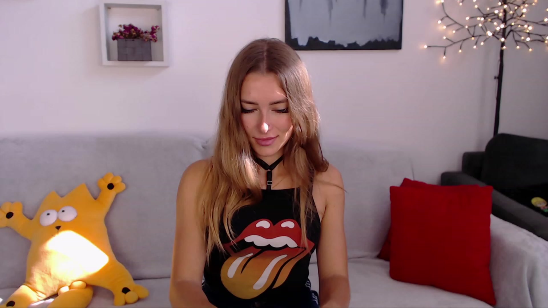 Gallery image thumbnail from SimonsWife's myfreecams stream on, 09/27/2023, 11:07 image 19 of 20