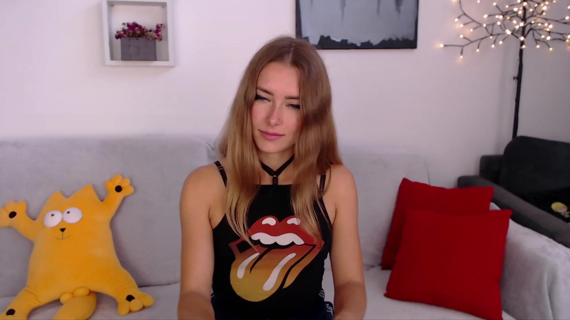 Gallery image thumbnail from SimonsWife's myfreecams stream on, 09/27/2023, 11:07 image 1 of 20