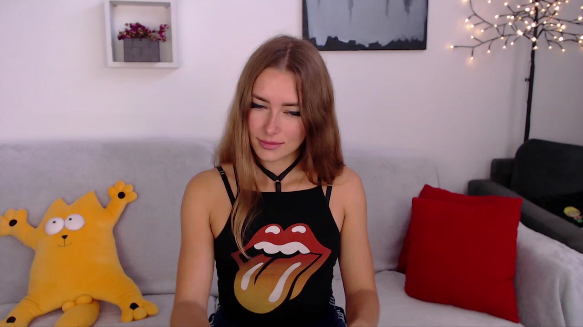 Gallery image thumbnail from SimonsWife's myfreecams stream on, 09/27/2023, 11:07 image 6 of 20
