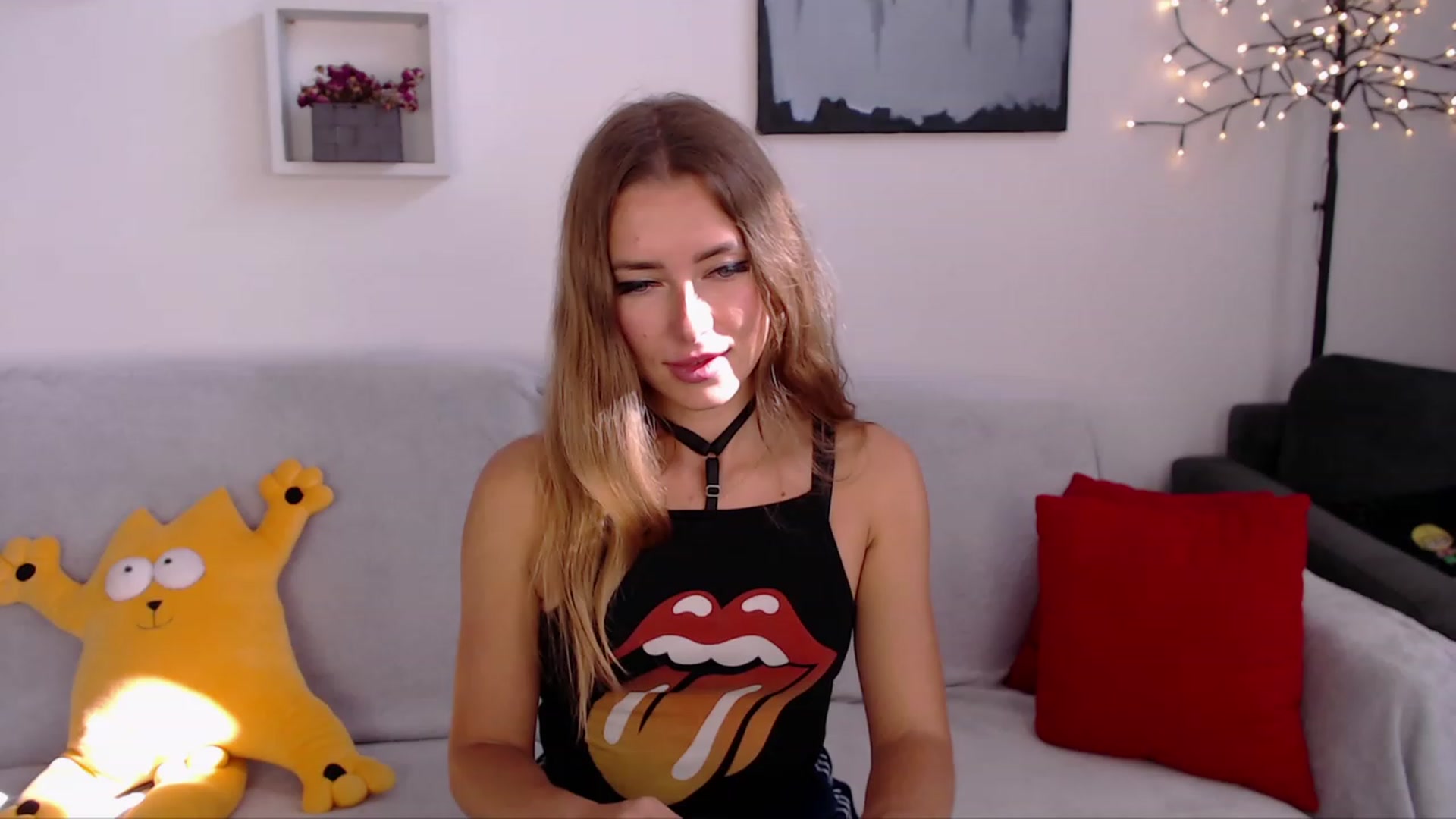Gallery image thumbnail from SimonsWife's myfreecams stream on, 09/27/2023, 11:07 image 18 of 20
