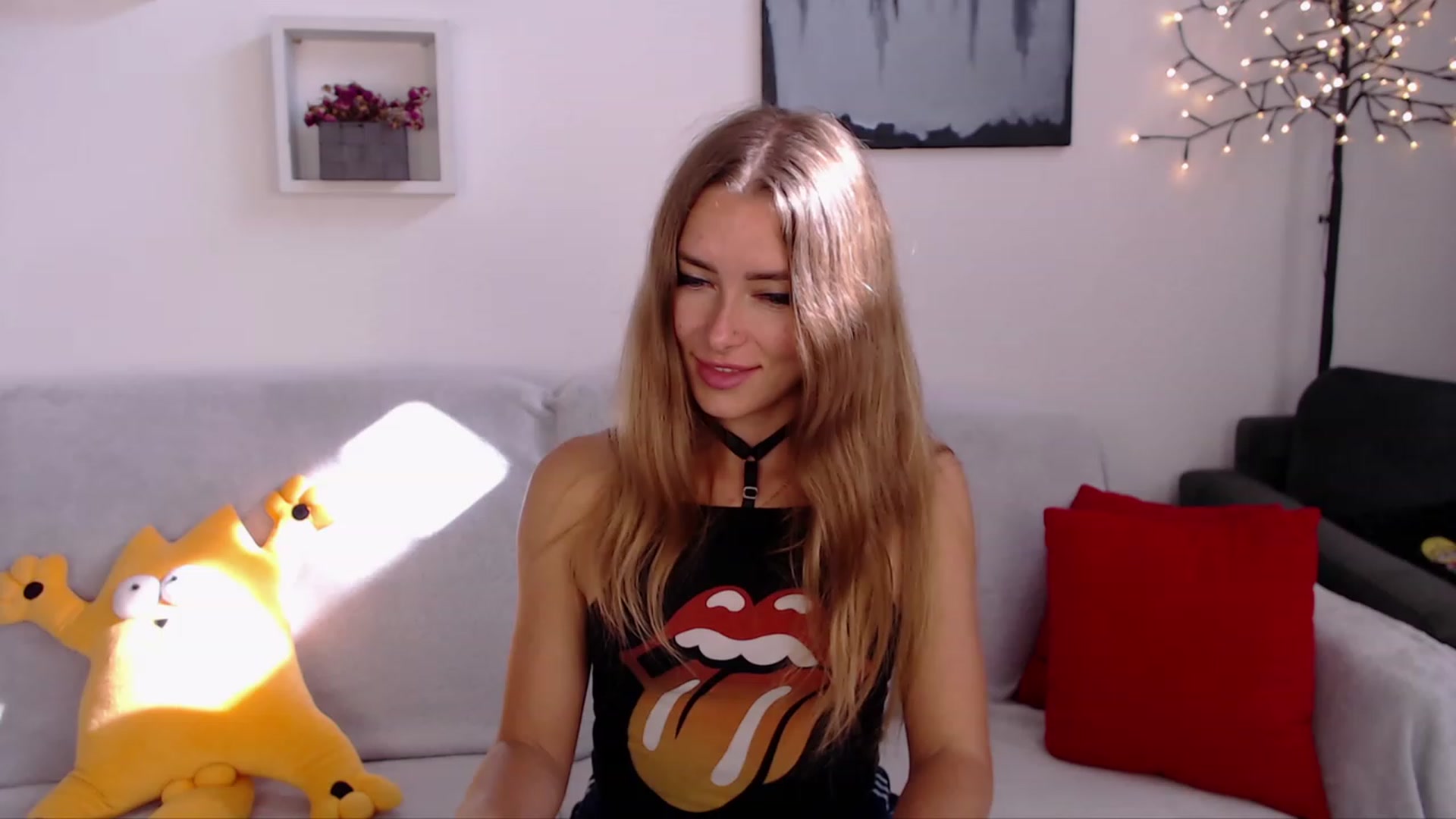 Gallery image thumbnail from SimonsWife's myfreecams stream on, 09/27/2023, 11:31 image 9 of 20
