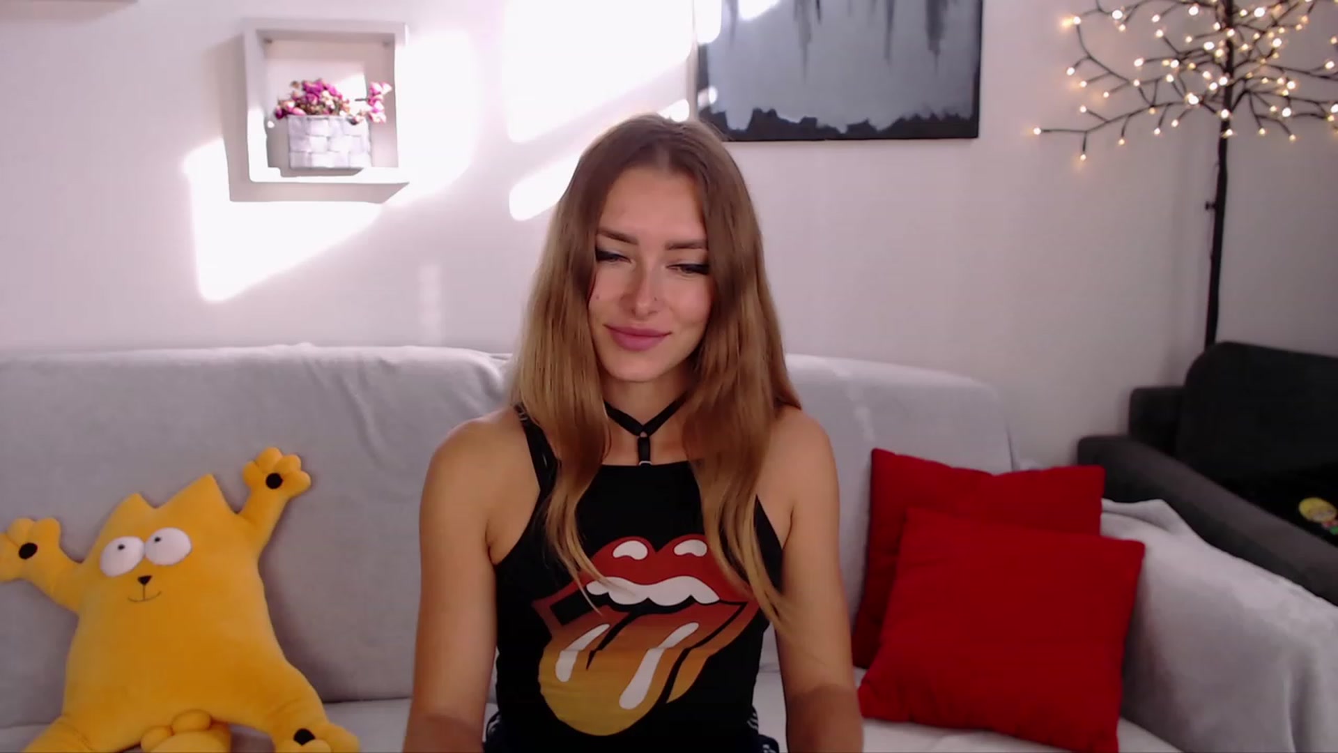 Gallery image thumbnail from SimonsWife's myfreecams stream on, 09/27/2023, 14:24 image 1 of 20