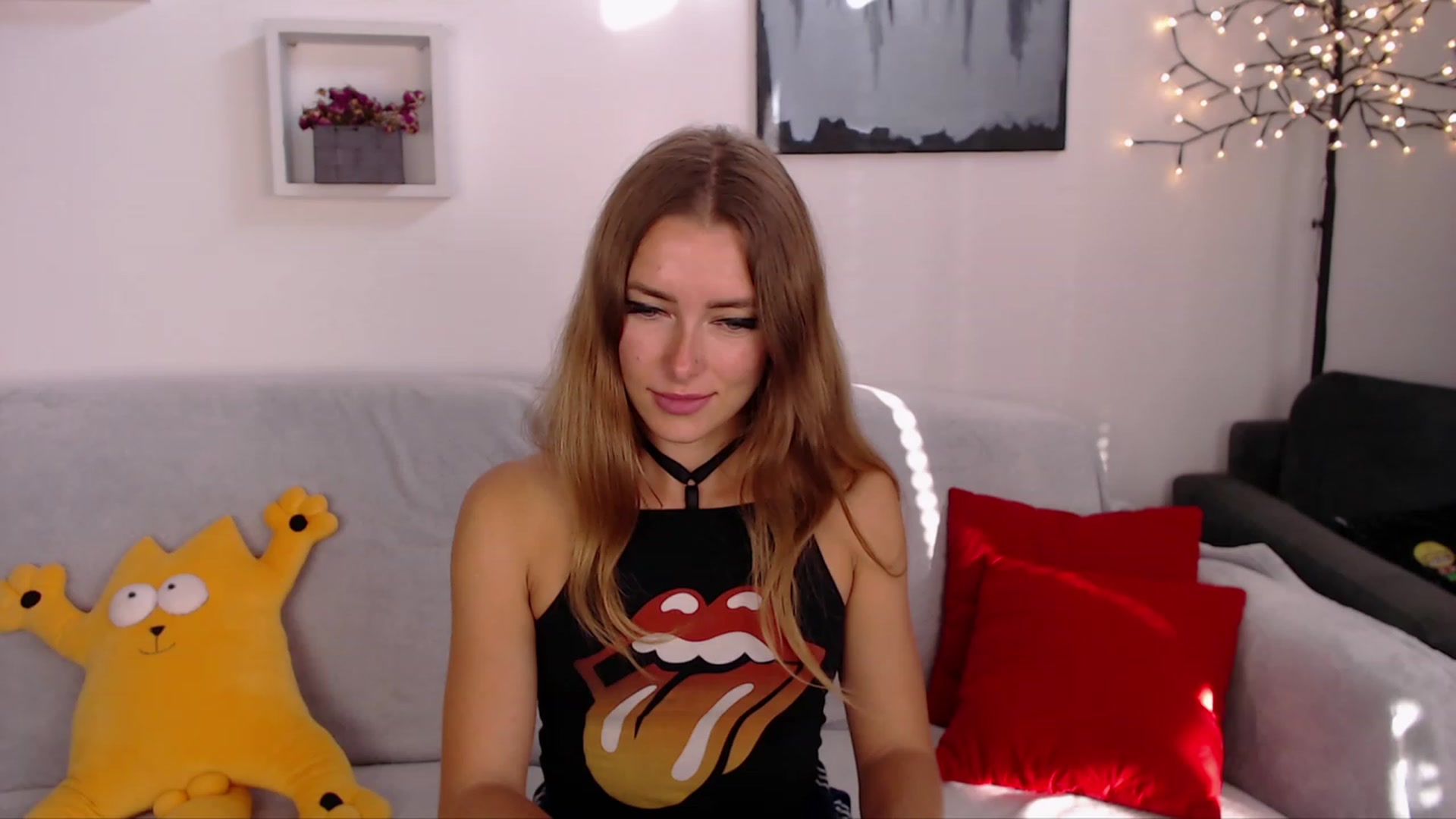 Gallery image thumbnail from SimonsWife's myfreecams stream on, 09/27/2023, 14:24 image 16 of 20