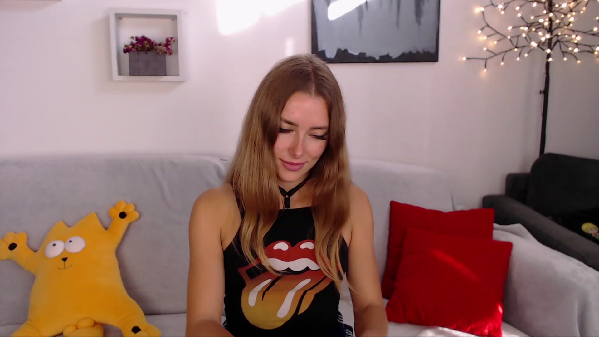 Gallery image thumbnail from SimonsWife's myfreecams stream on, 09/27/2023, 14:24 image 13 of 20