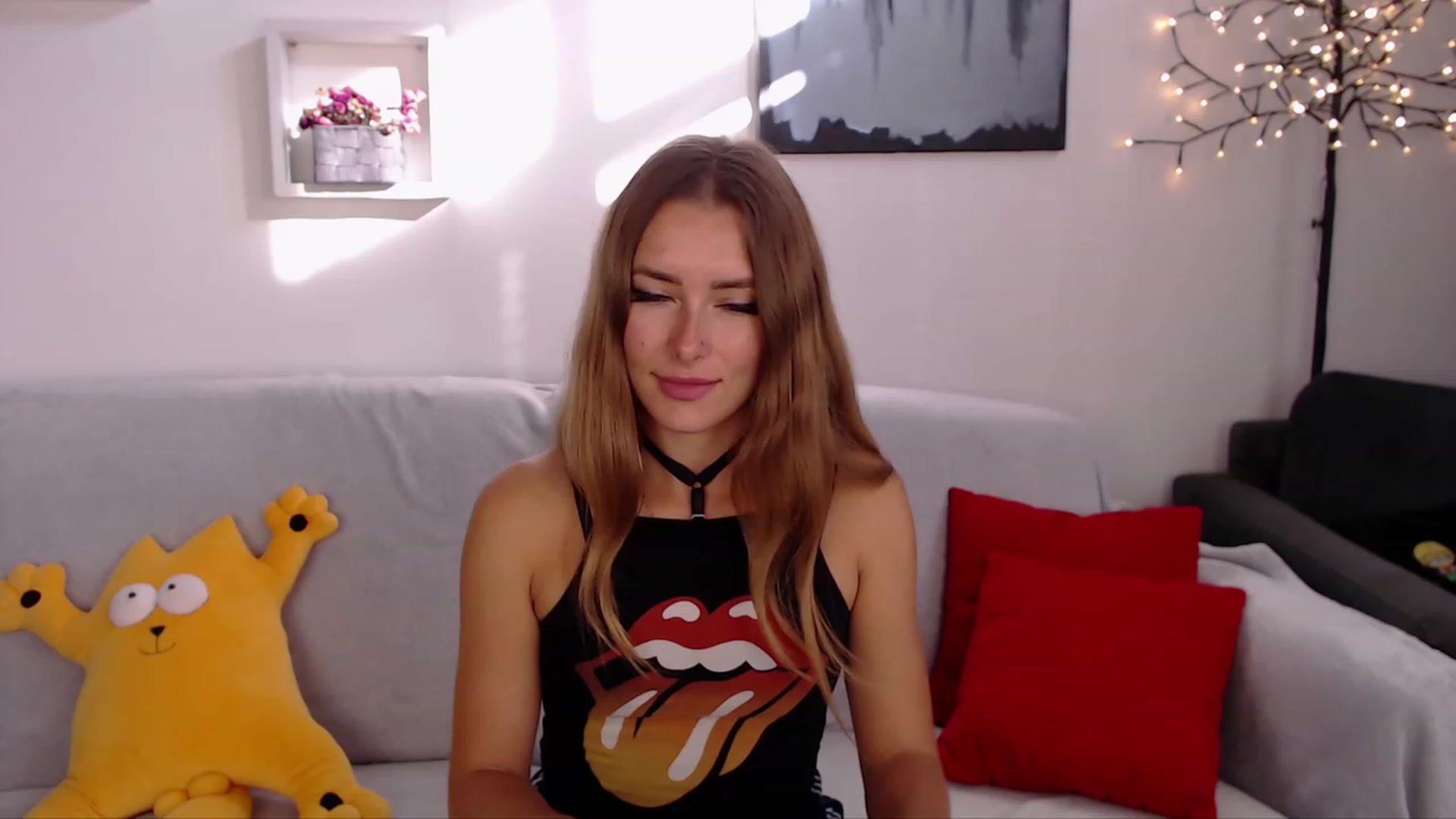 Gallery image thumbnail from SimonsWife's myfreecams stream on, 09/27/2023, 14:24 image 3 of 20