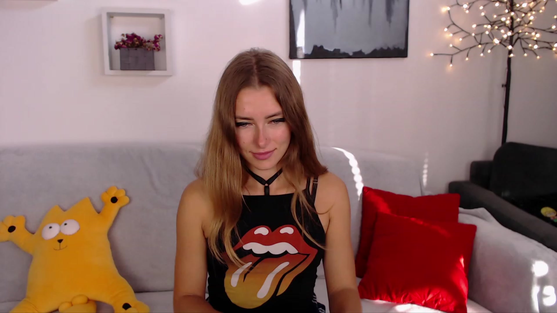 Gallery image thumbnail from SimonsWife's myfreecams stream on, 09/27/2023, 14:24 image 17 of 20