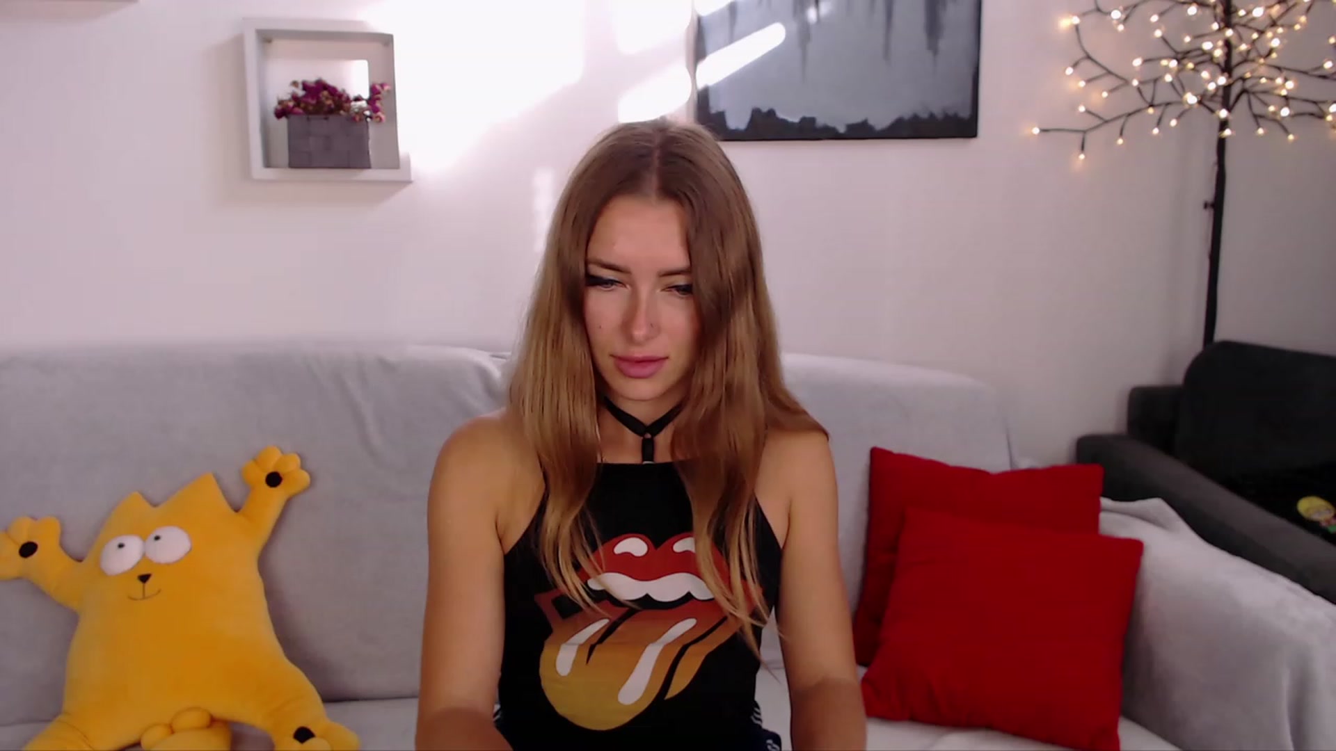 Gallery image thumbnail from SimonsWife's myfreecams stream on, 09/27/2023, 14:24 image 7 of 20