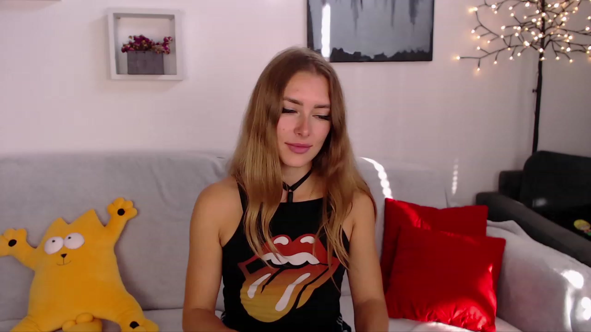 Gallery image thumbnail from SimonsWife's myfreecams stream on, 09/27/2023, 14:24 image 18 of 20