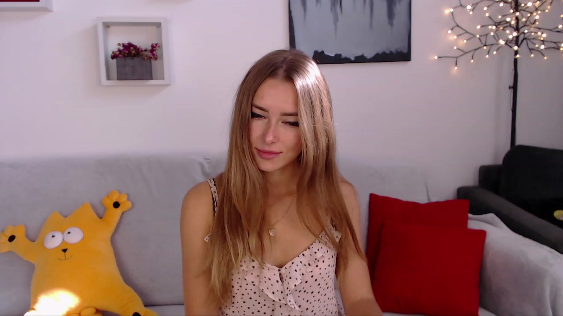 Gallery image thumbnail from SimonsWife's myfreecams stream on, 09/28/2023, 11:00 image 13 of 20