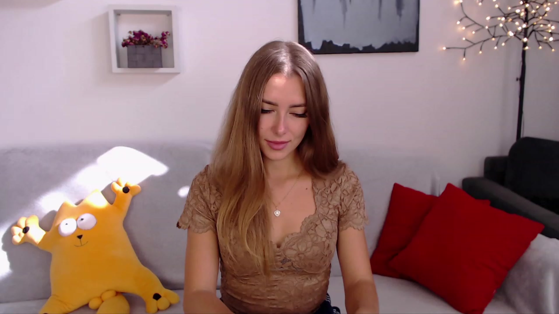Gallery image thumbnail from SimonsWife's myfreecams stream on, 10/02/2023, 12:20 image 5 of 20