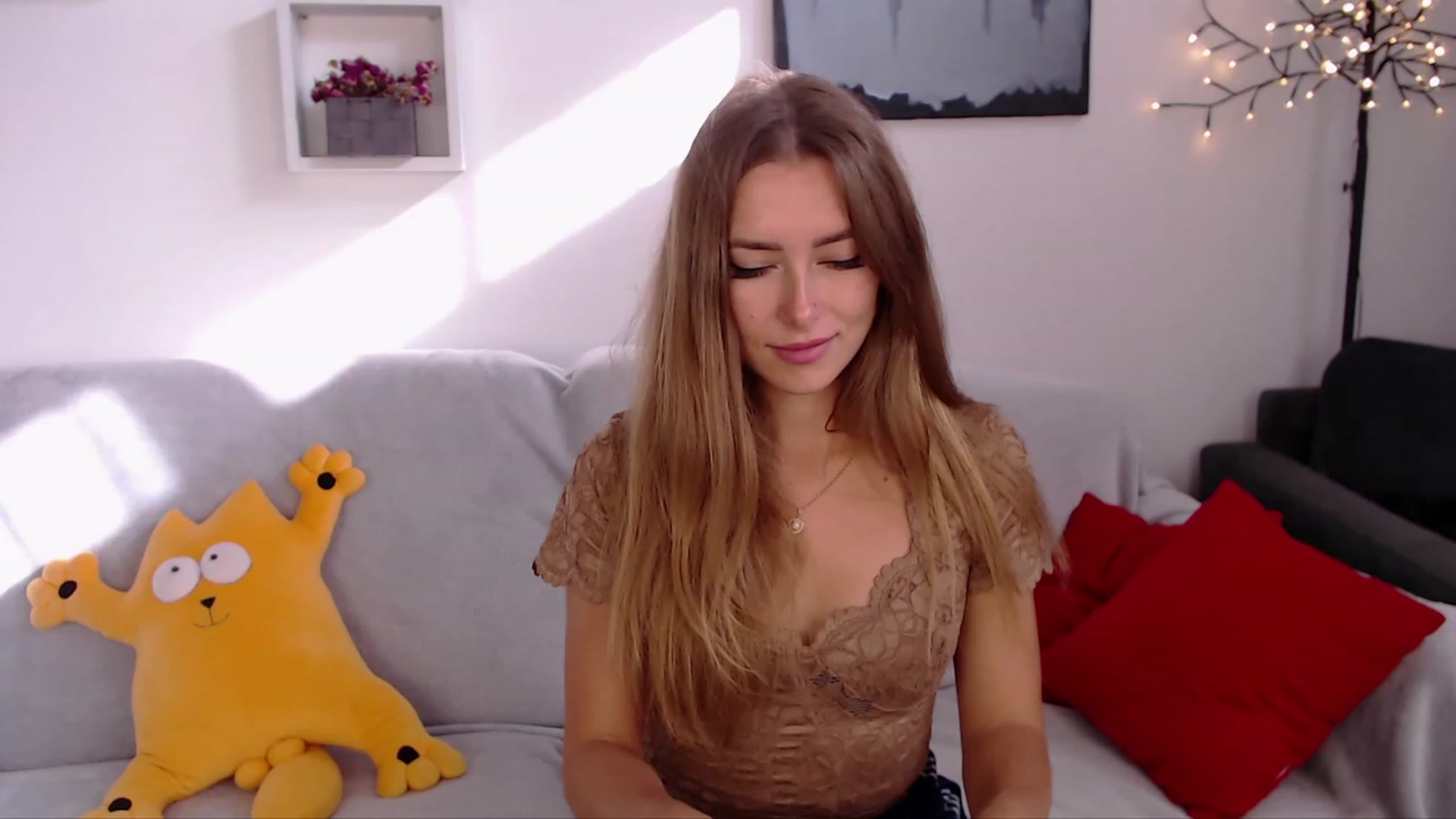 Gallery image thumbnail from SimonsWife's myfreecams stream on, 10/02/2023, 12:20 image 18 of 20