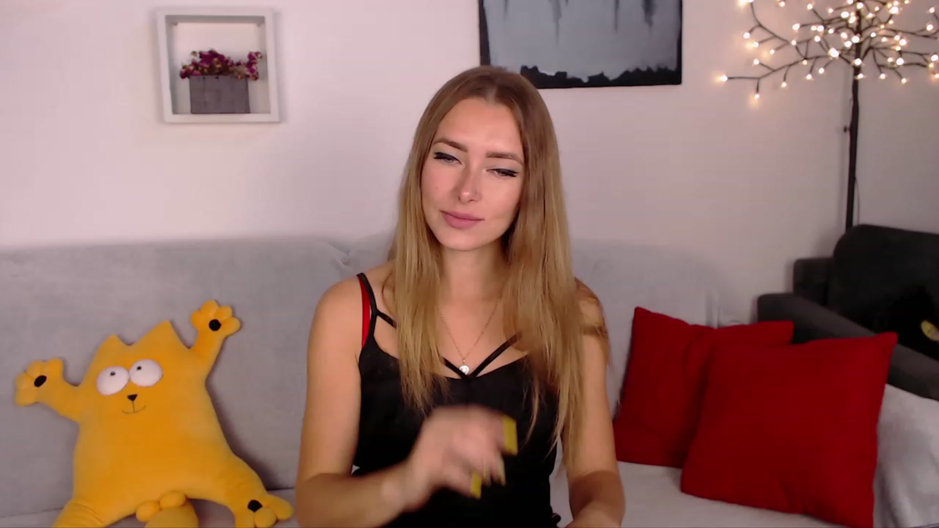 Gallery image thumbnail from SimonsWife's myfreecams stream on, 10/04/2023, 12:13 image 2 of 20