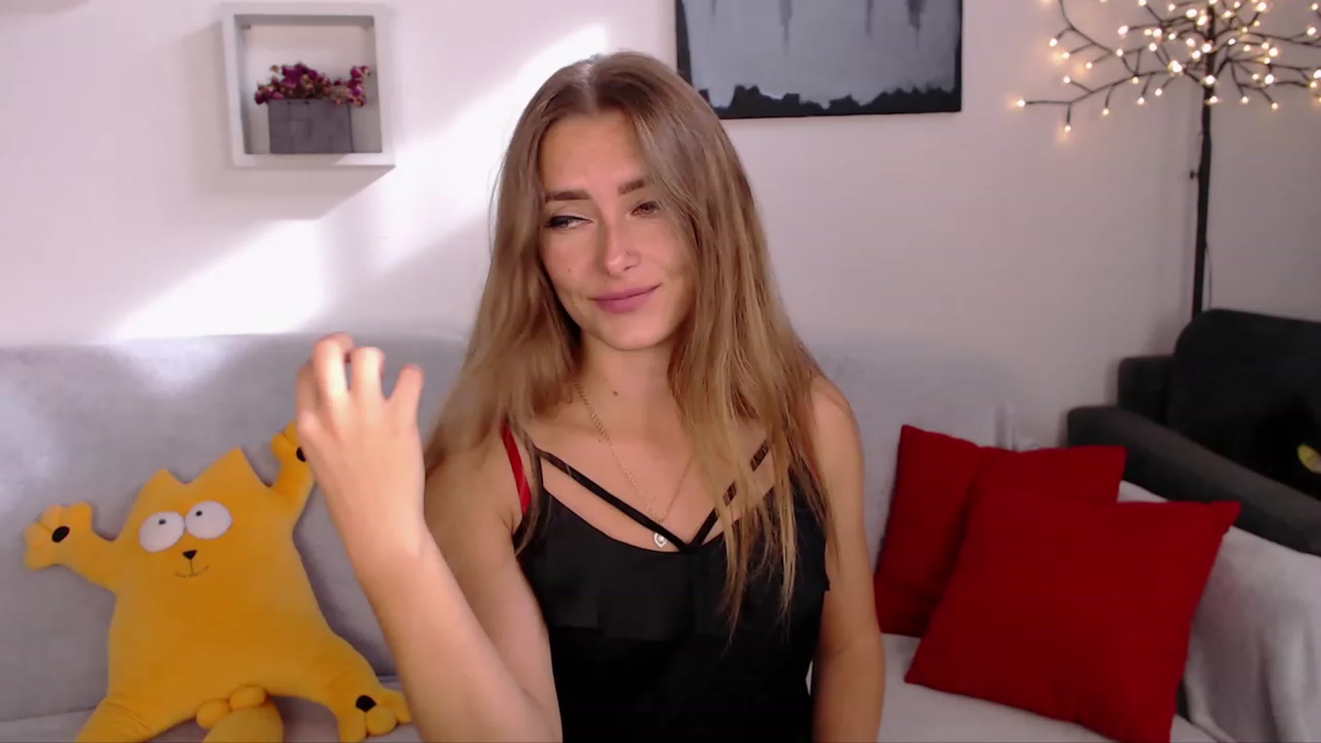 Gallery image thumbnail from SimonsWife's myfreecams stream on, 10/04/2023, 12:13 image 20 of 20