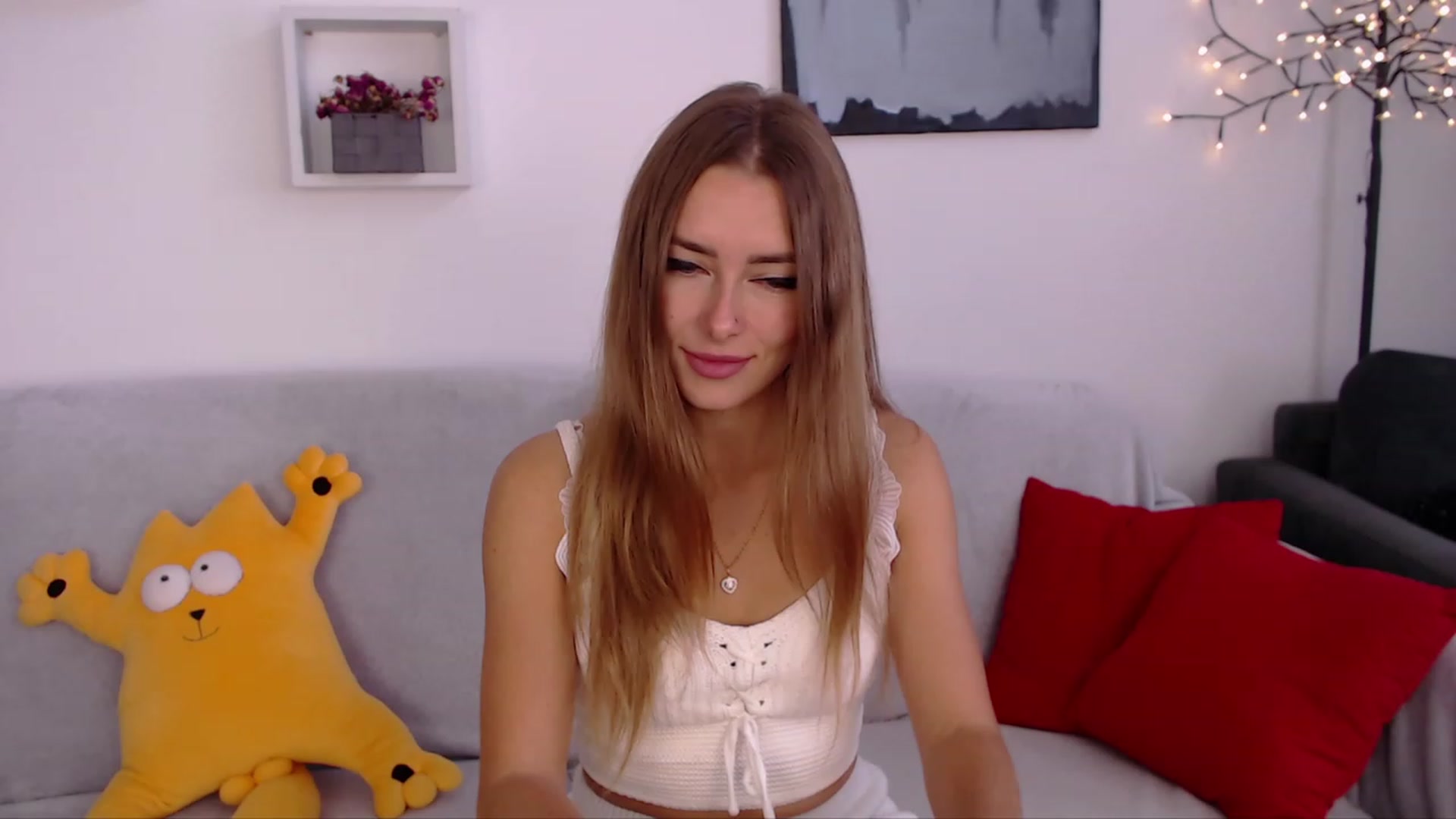 Gallery image thumbnail from SimonsWife's myfreecams stream on, 10/09/2023, 08:45 image 2 of 20