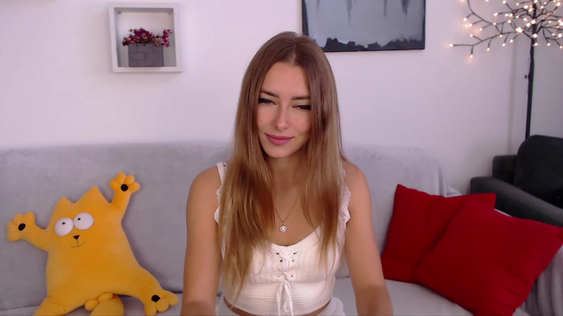Gallery image thumbnail from SimonsWife's myfreecams stream on, 10/09/2023, 08:45 image 1 of 20