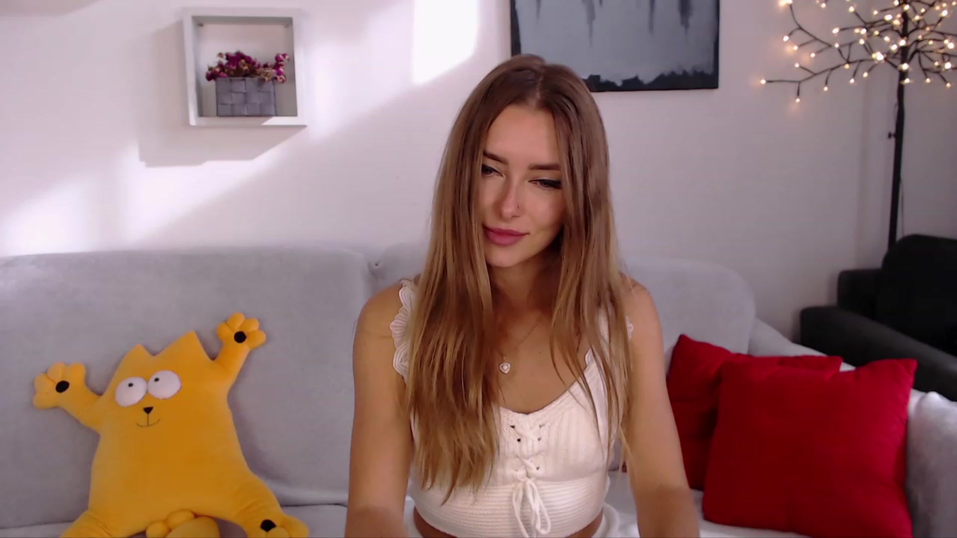 Gallery image thumbnail from SimonsWife's myfreecams stream on, 10/09/2023, 12:29 image 12 of 20