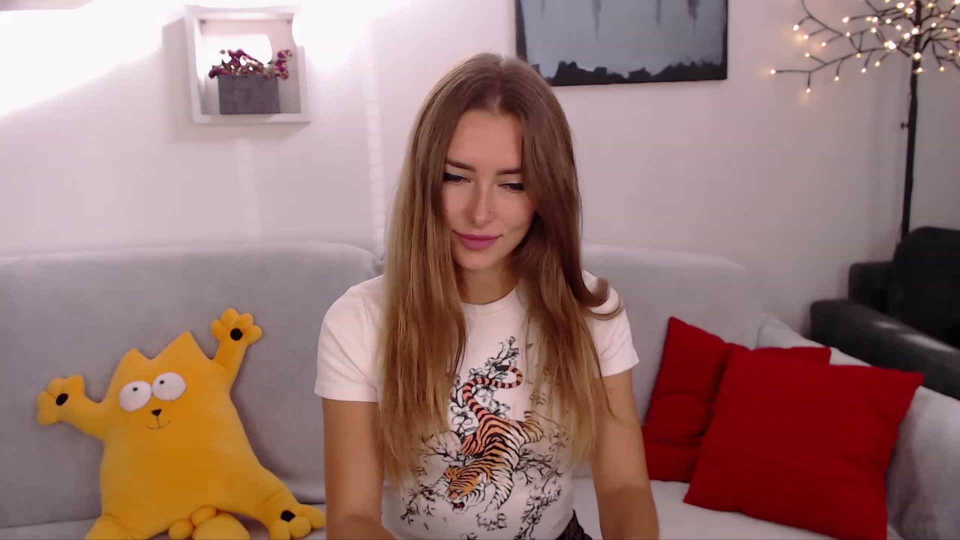 Gallery image thumbnail from SimonsWife's myfreecams stream on, 10/11/2023, 14:13 image 2 of 20