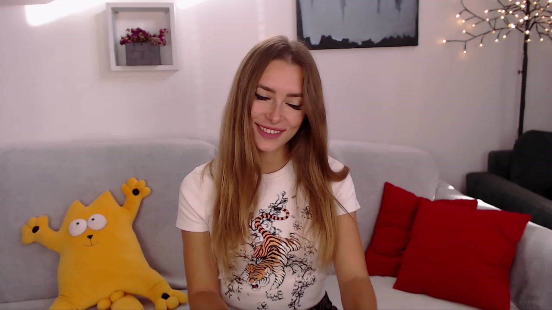 Gallery image thumbnail from SimonsWife's myfreecams stream on, 10/11/2023, 14:13 image 8 of 20