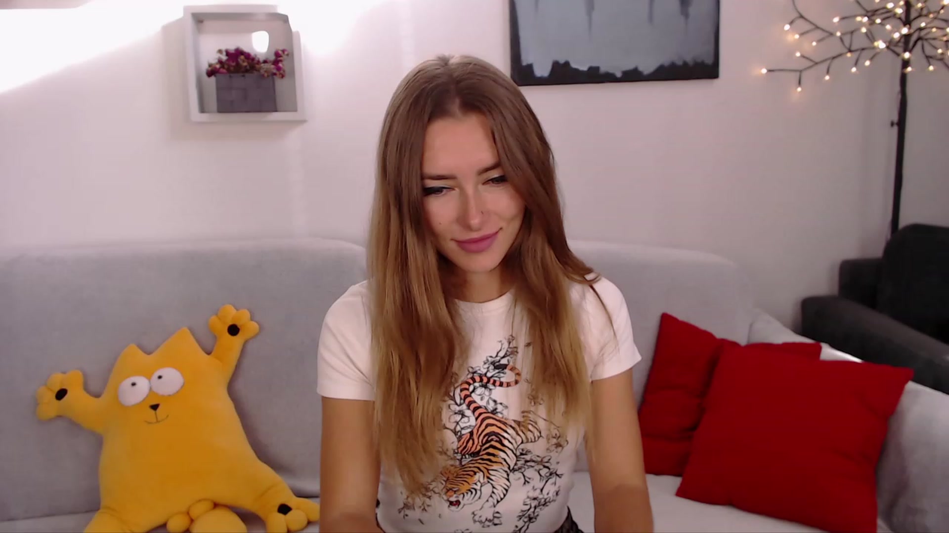 Gallery image thumbnail from SimonsWife's myfreecams stream on, 10/11/2023, 14:13 image 5 of 20