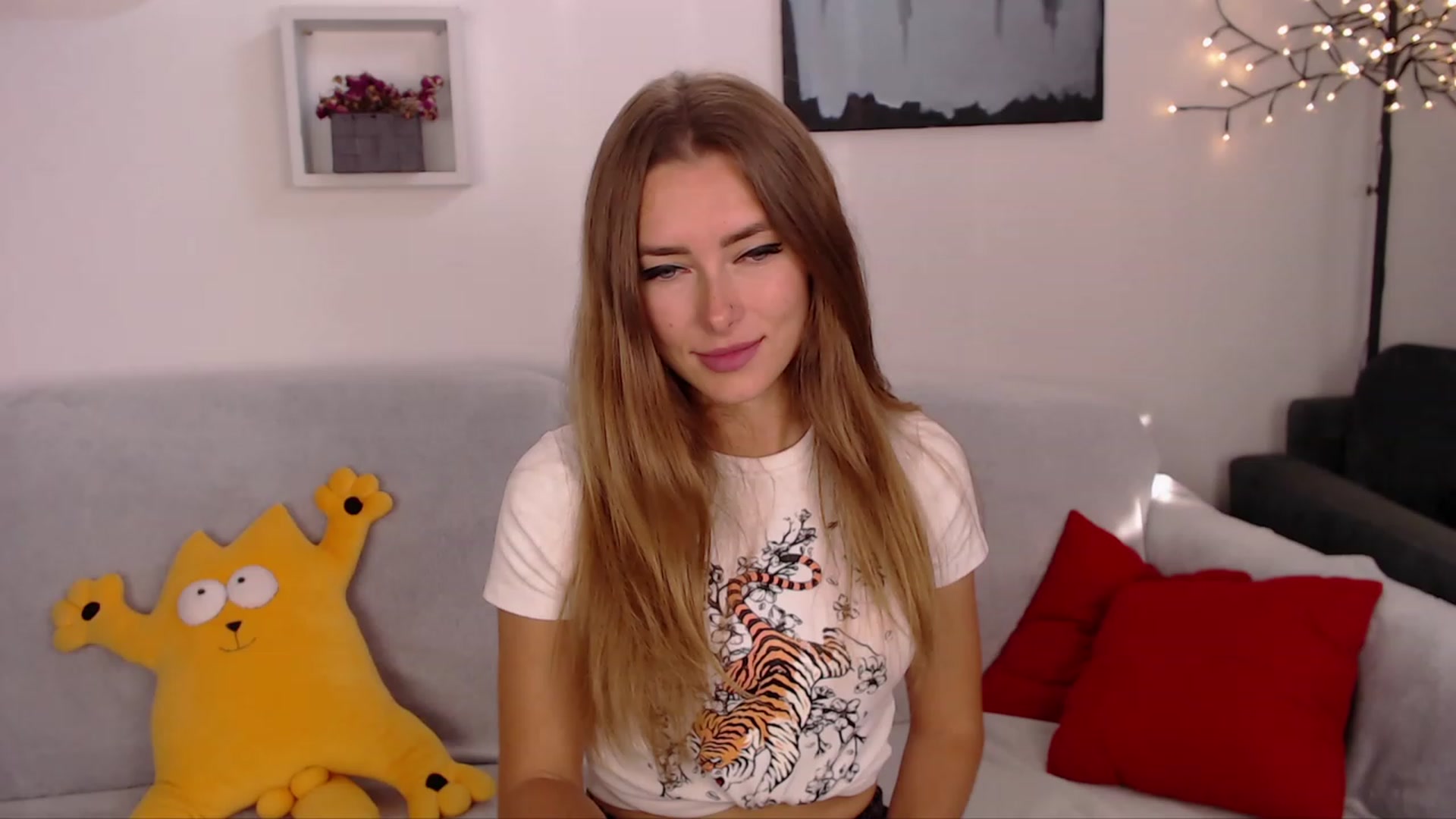 Gallery image thumbnail from SimonsWife's myfreecams stream on, 10/11/2023, 14:13 image 16 of 20