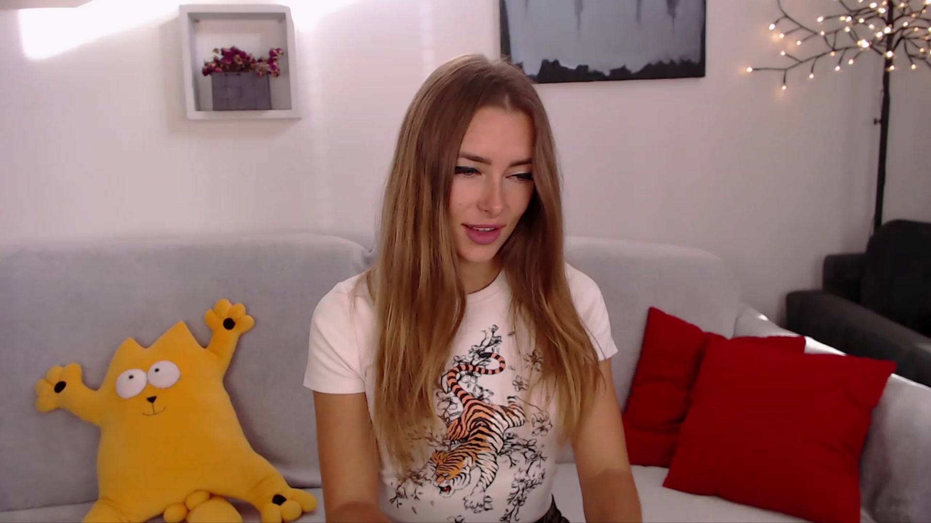 Gallery image thumbnail from SimonsWife's myfreecams stream on, 10/11/2023, 14:13 image 7 of 20