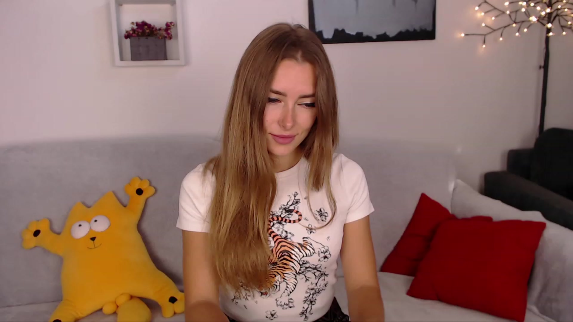 Gallery image thumbnail from SimonsWife's myfreecams stream on, 10/11/2023, 14:13 image 19 of 20