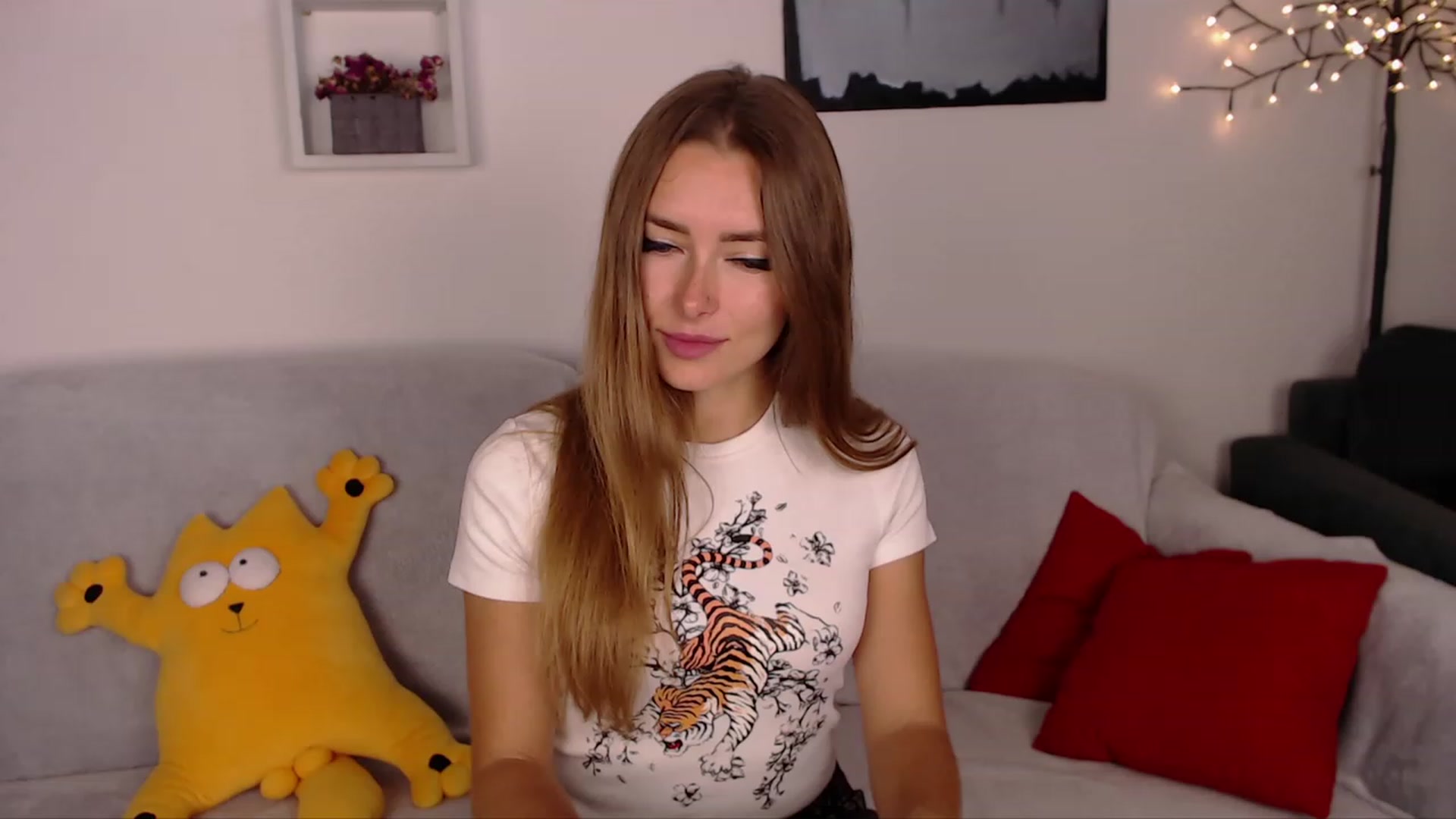 Gallery image thumbnail from SimonsWife's myfreecams stream on, 10/11/2023, 15:06 image 14 of 20