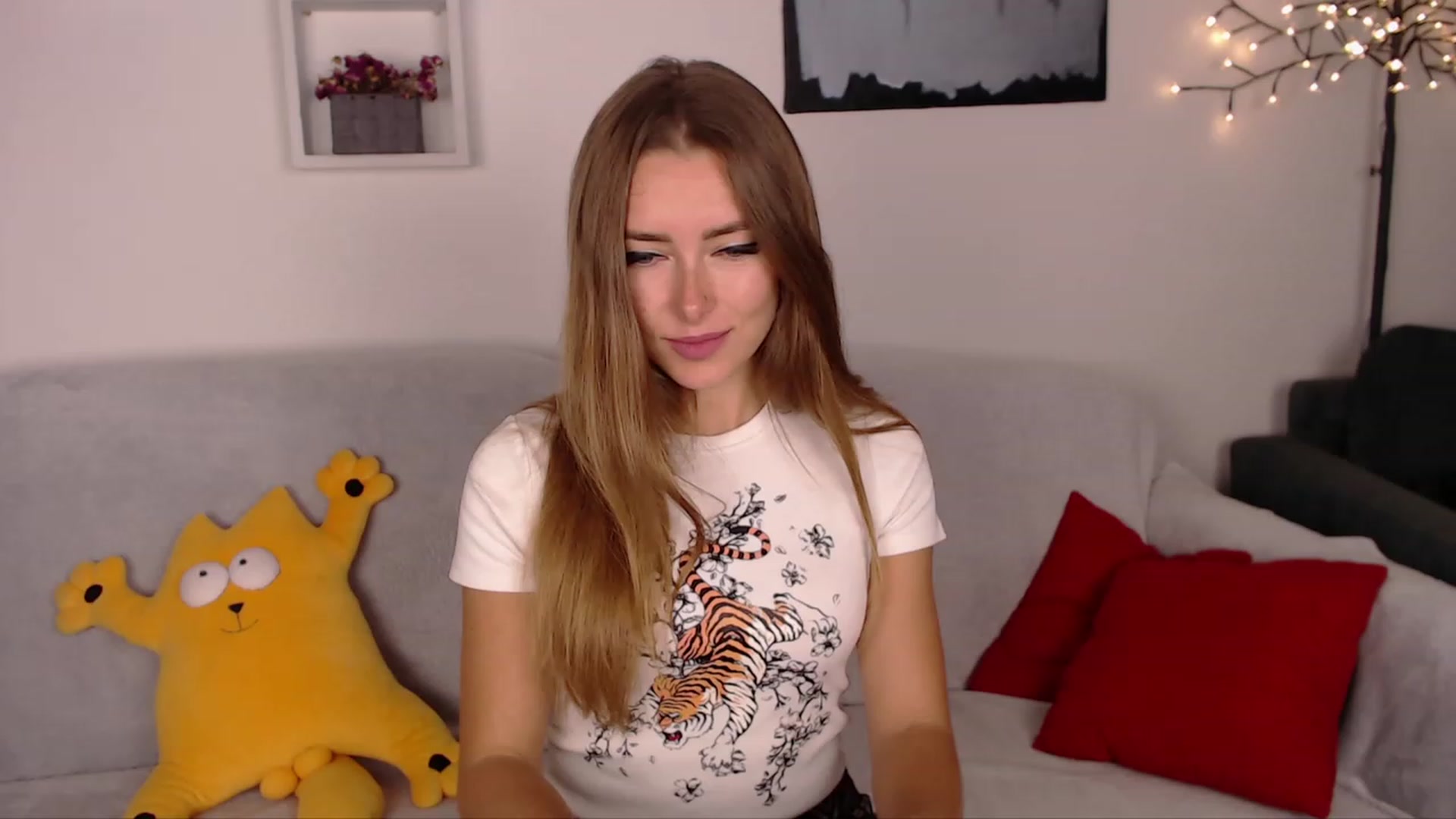 Gallery image thumbnail from SimonsWife's myfreecams stream on, 10/11/2023, 15:06 image 17 of 20