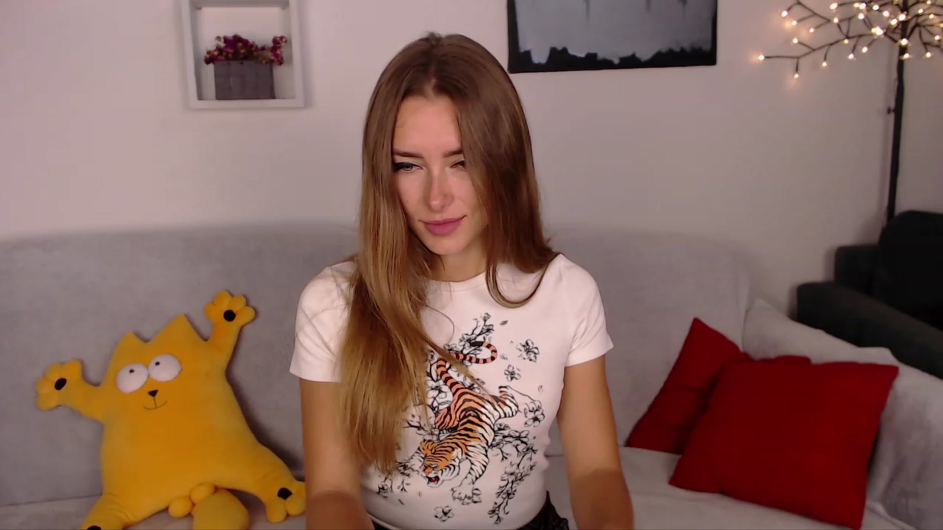 Gallery image thumbnail from SimonsWife's myfreecams stream on, 10/11/2023, 15:06 image 9 of 20