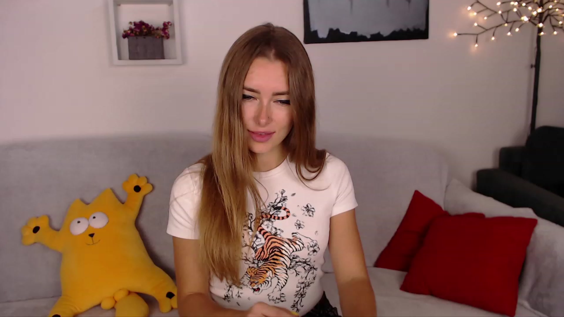 Gallery image thumbnail from SimonsWife's myfreecams stream on, 10/11/2023, 15:06 image 11 of 20