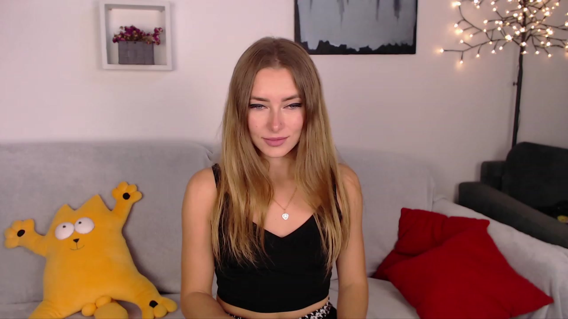 Gallery image thumbnail from SimonsWife's myfreecams stream on, 10/16/2023, 12:28 image 11 of 20