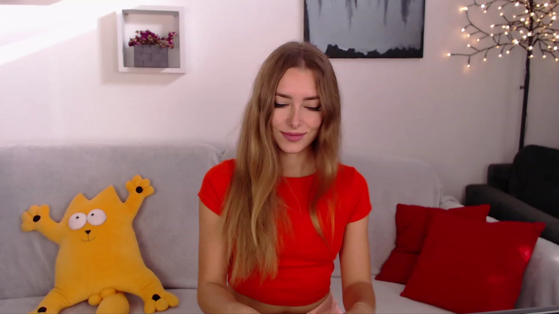 Gallery image thumbnail from SimonsWife's myfreecams stream on, 10/22/2023, 13:33 image 3 of 20