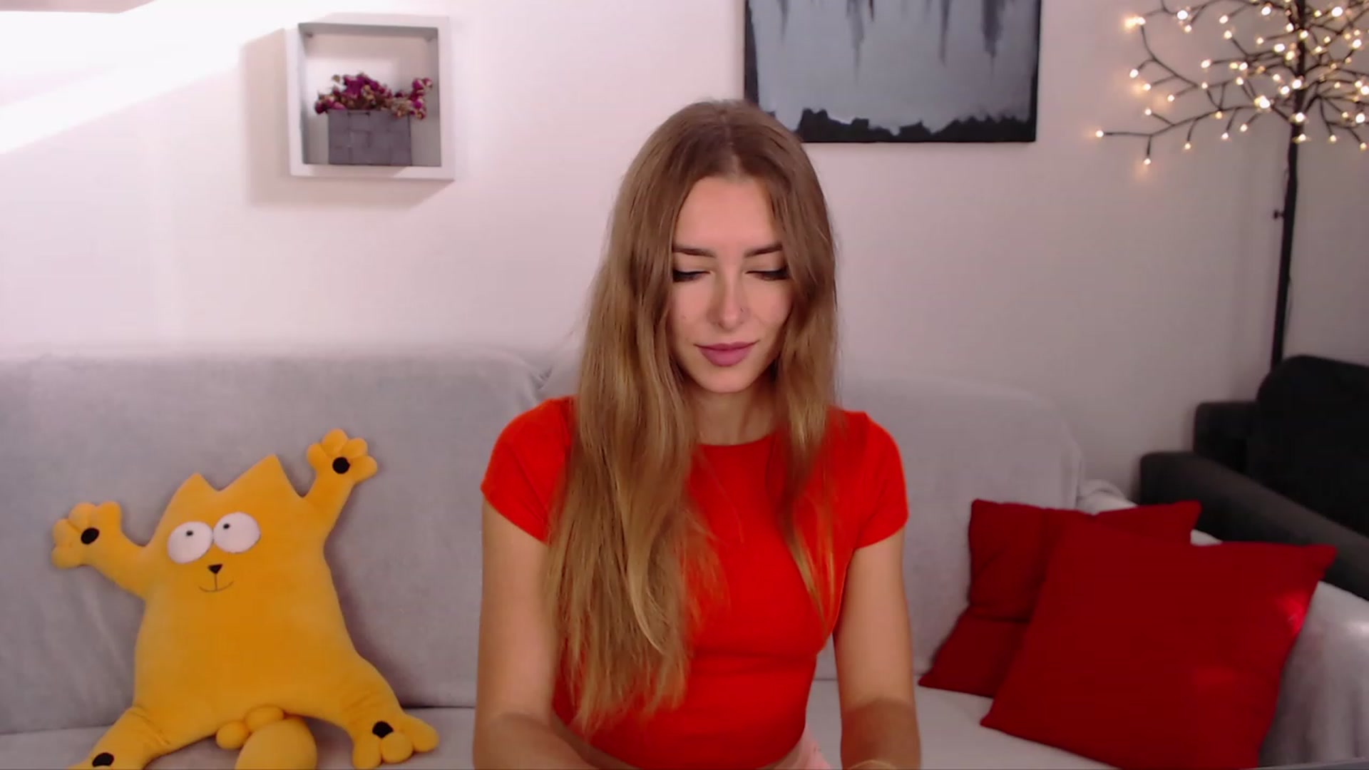 Gallery image thumbnail from SimonsWife's myfreecams stream on, 10/22/2023, 13:33 image 4 of 20