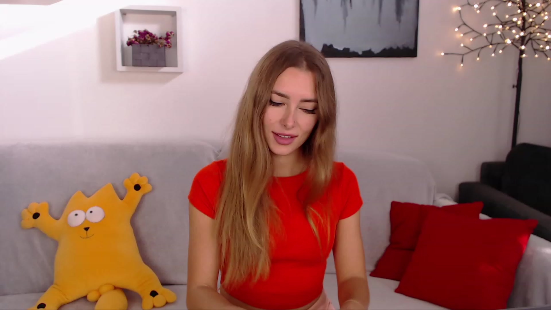 Gallery image thumbnail from SimonsWife's myfreecams stream on, 10/22/2023, 13:33 image 5 of 20