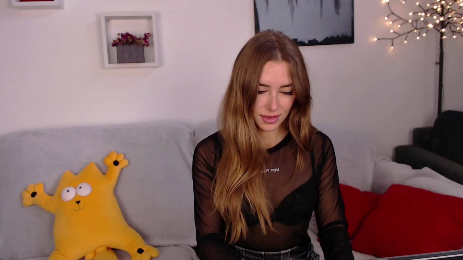 Gallery image thumbnail from SimonsWife's myfreecams stream on, 10/23/2023, 11:39 image 13 of 20
