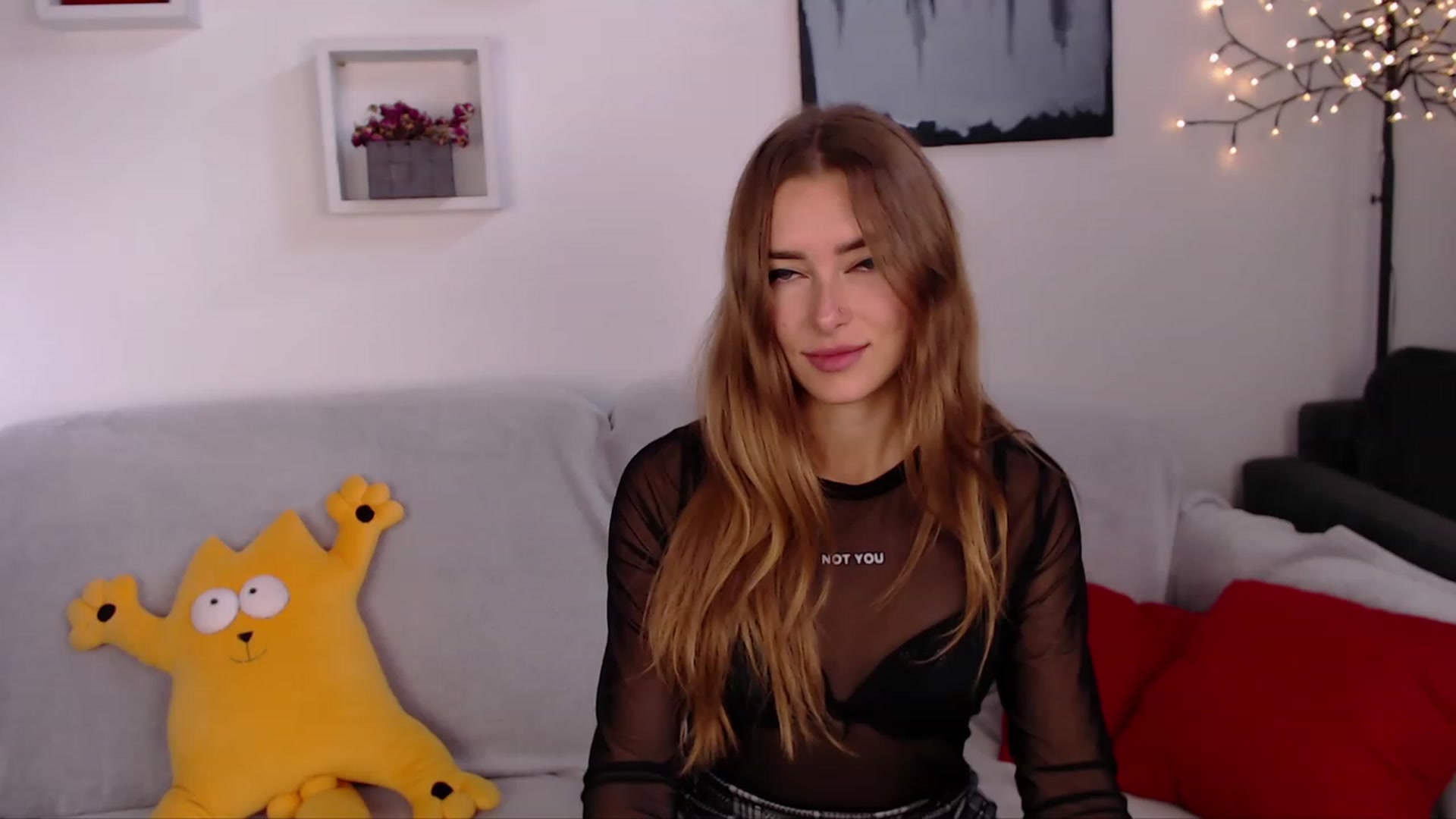 Gallery image thumbnail from SimonsWife's myfreecams stream on, 10/23/2023, 11:39 image 15 of 20