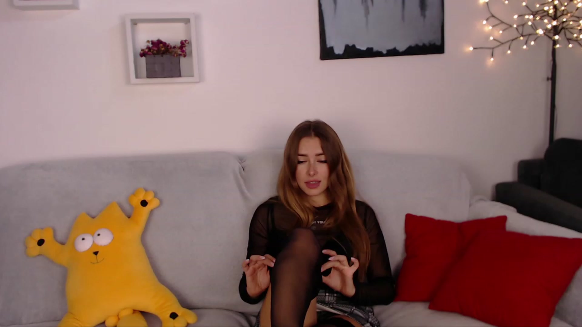 Gallery image thumbnail from SimonsWife's myfreecams stream on, 10/23/2023, 11:39 image 9 of 20