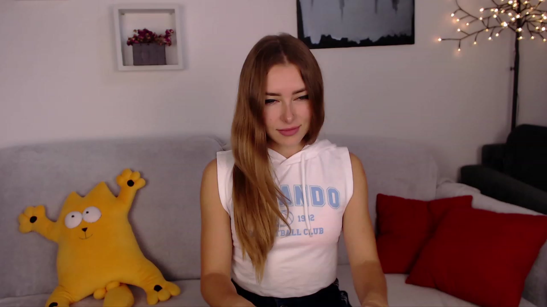 Gallery image thumbnail from SimonsWife's myfreecams stream on, 10/23/2023, 11:39 image 1 of 20