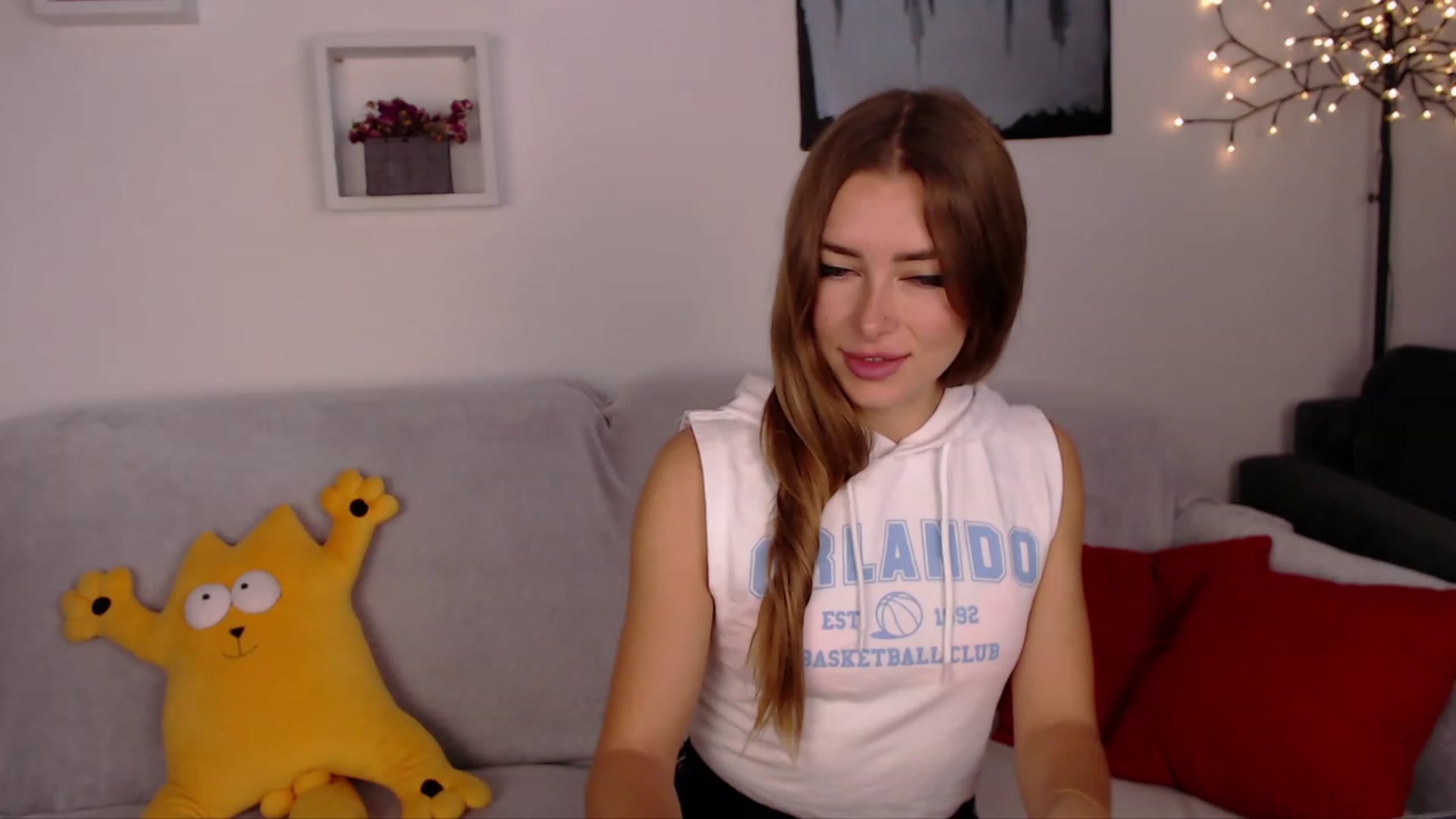 Gallery image thumbnail from SimonsWife's myfreecams stream on, 10/23/2023, 11:39 image 4 of 20