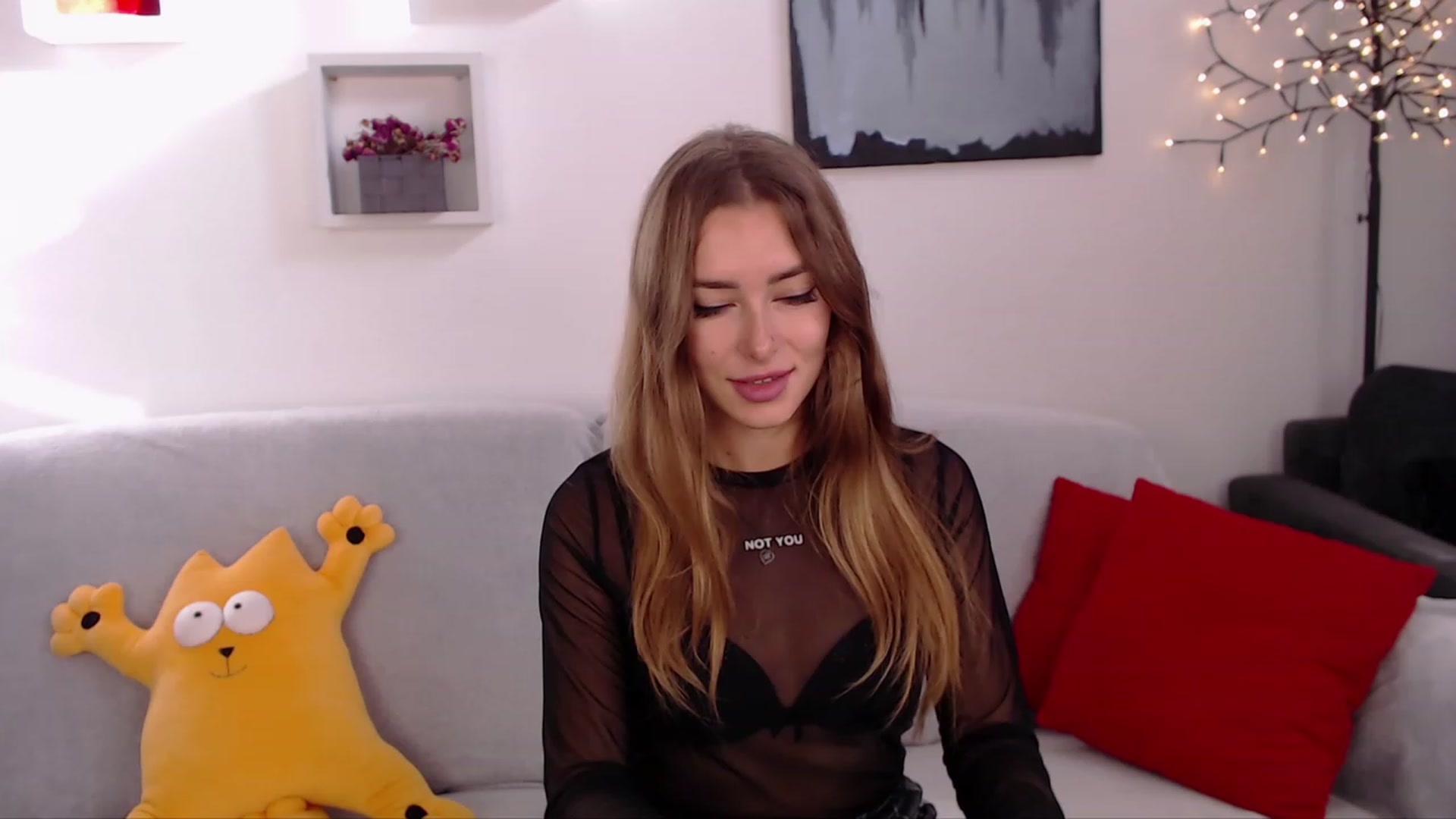 Gallery image thumbnail from SimonsWife's myfreecams stream on, 10/23/2023, 12:56 image 12 of 20