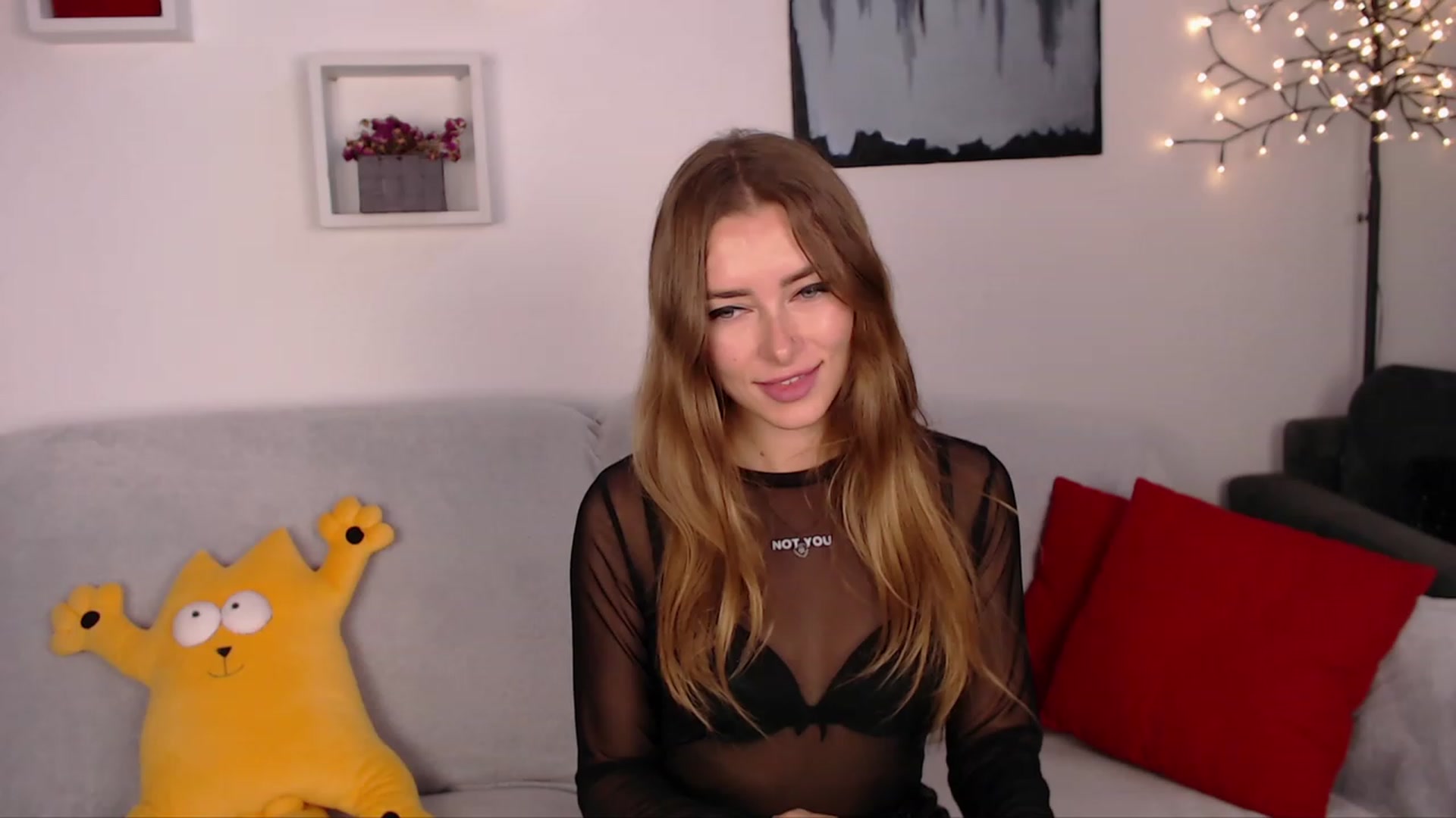 Gallery image thumbnail from SimonsWife's myfreecams stream on, 10/23/2023, 12:56 image 15 of 20