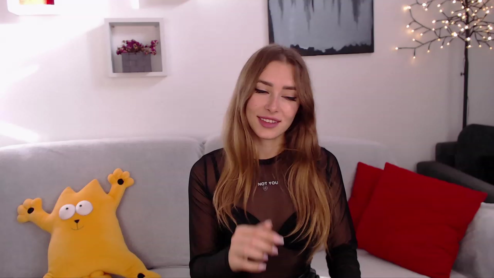 Gallery image thumbnail from SimonsWife's myfreecams stream on, 10/23/2023, 12:56 image 13 of 20