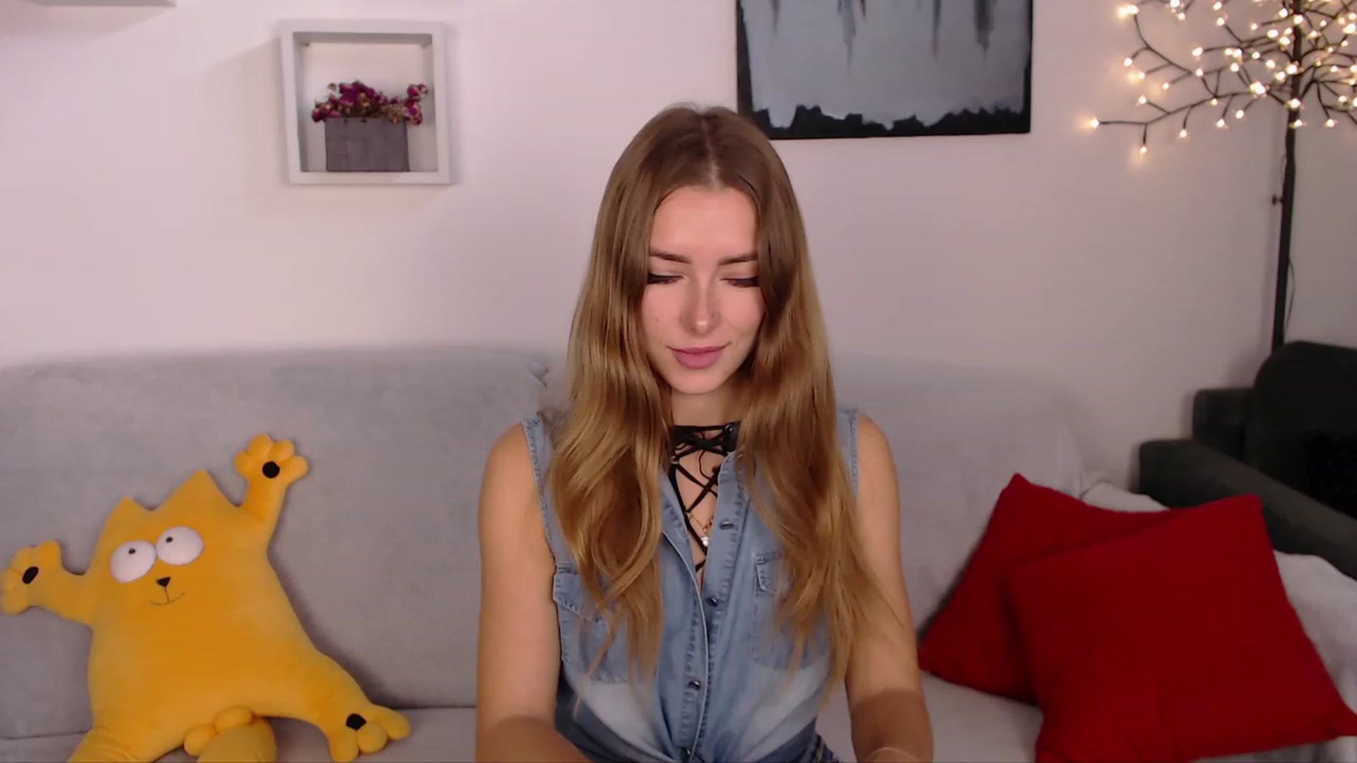 Gallery image thumbnail from SimonsWife's myfreecams stream on, 10/26/2023, 12:35 image 15 of 20