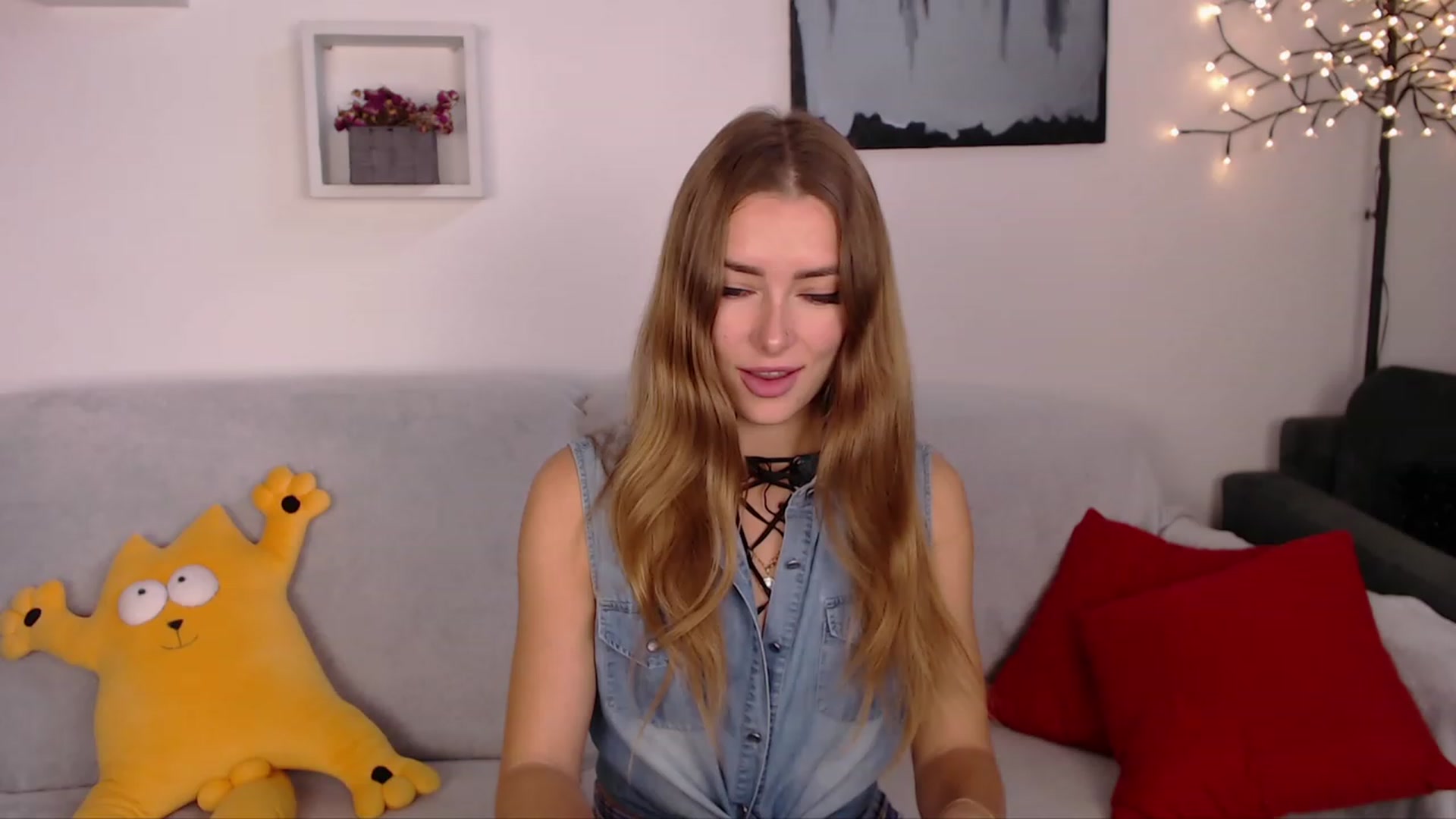 Gallery image thumbnail from SimonsWife's myfreecams stream on, 10/26/2023, 12:35 image 11 of 20